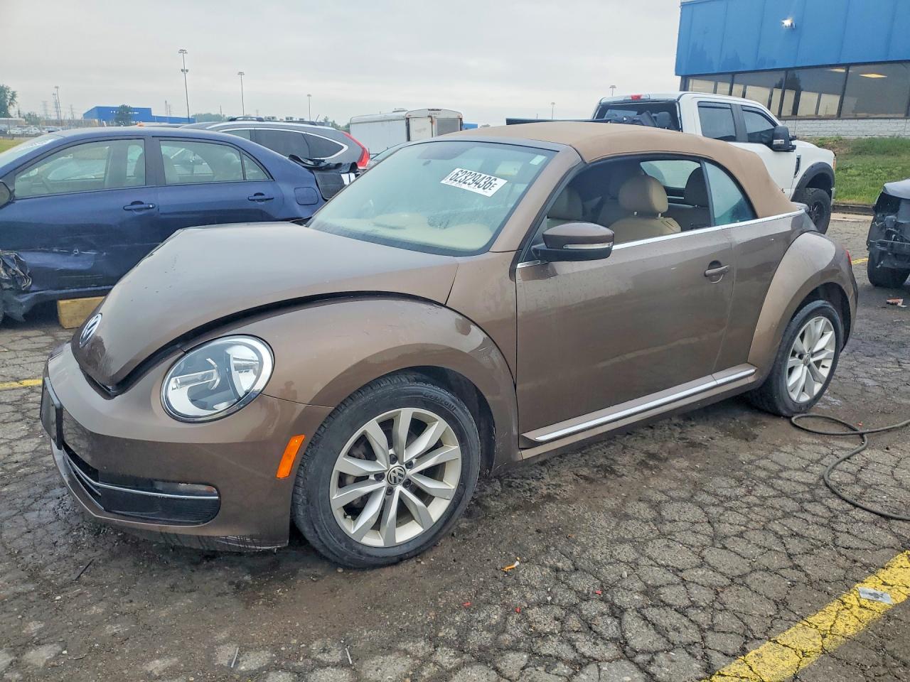 2013 Volkswagen Beetle Tan vin: 3VW5L7AT7DM831347