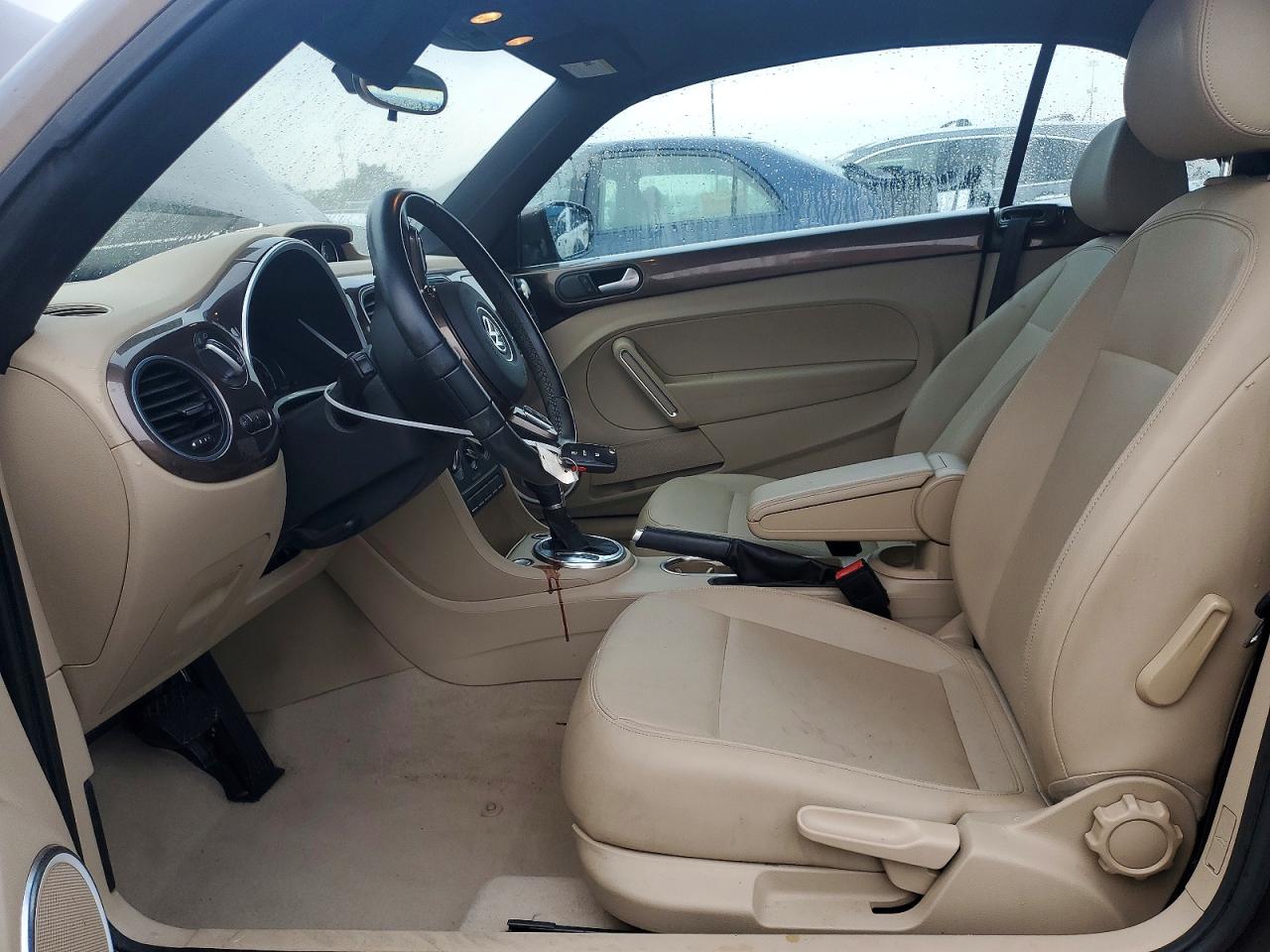 2013 Volkswagen Beetle Tan vin: 3VW5L7AT7DM831347