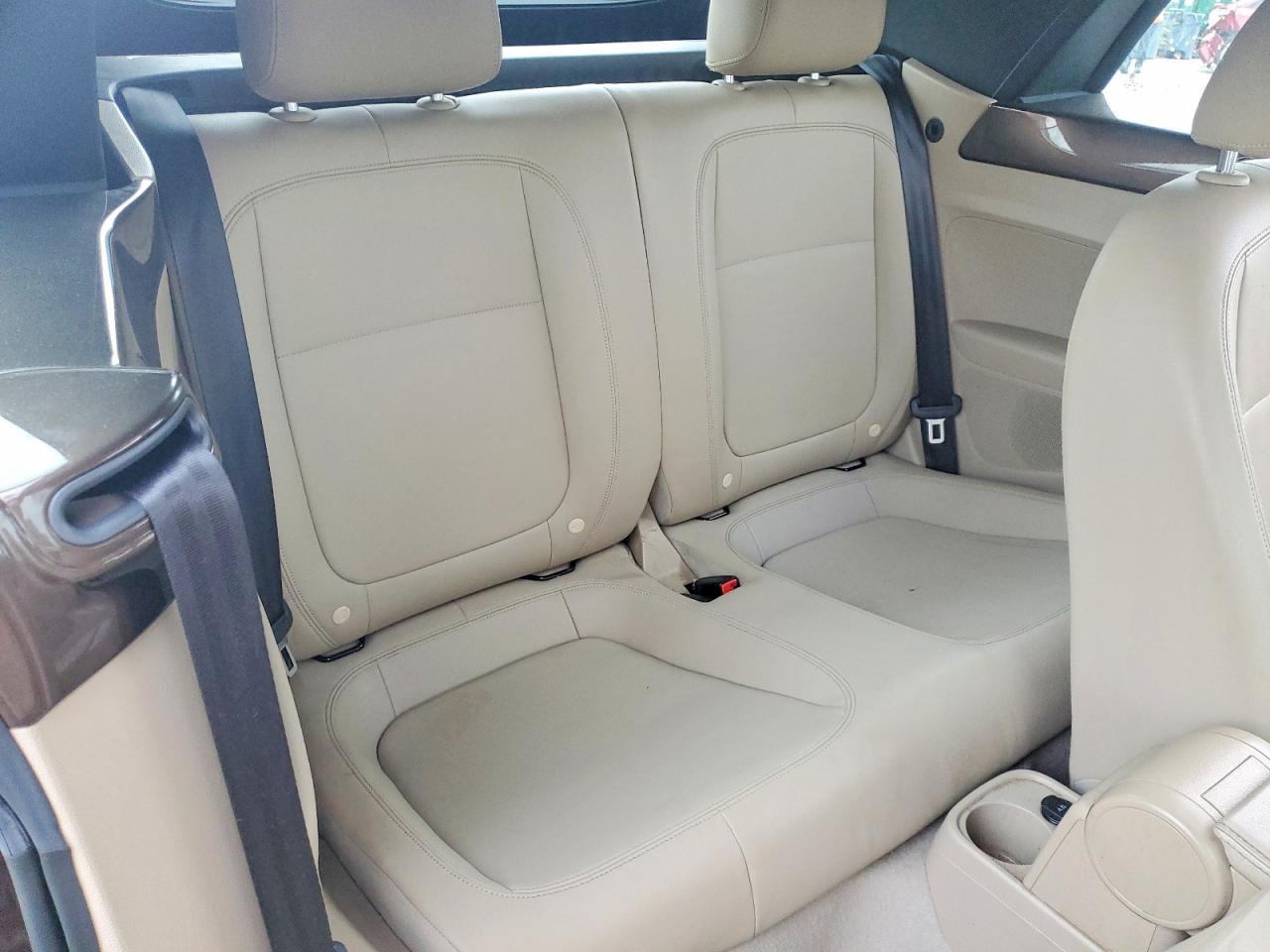 2013 Volkswagen Beetle Tan vin: 3VW5L7AT7DM831347