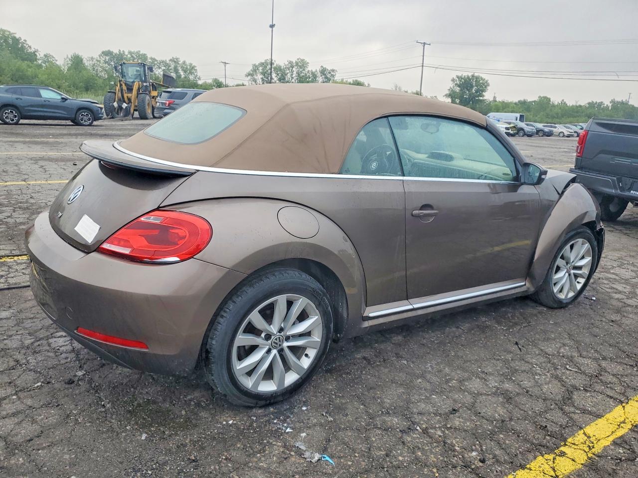 2013 Volkswagen Beetle Tan vin: 3VW5L7AT7DM831347