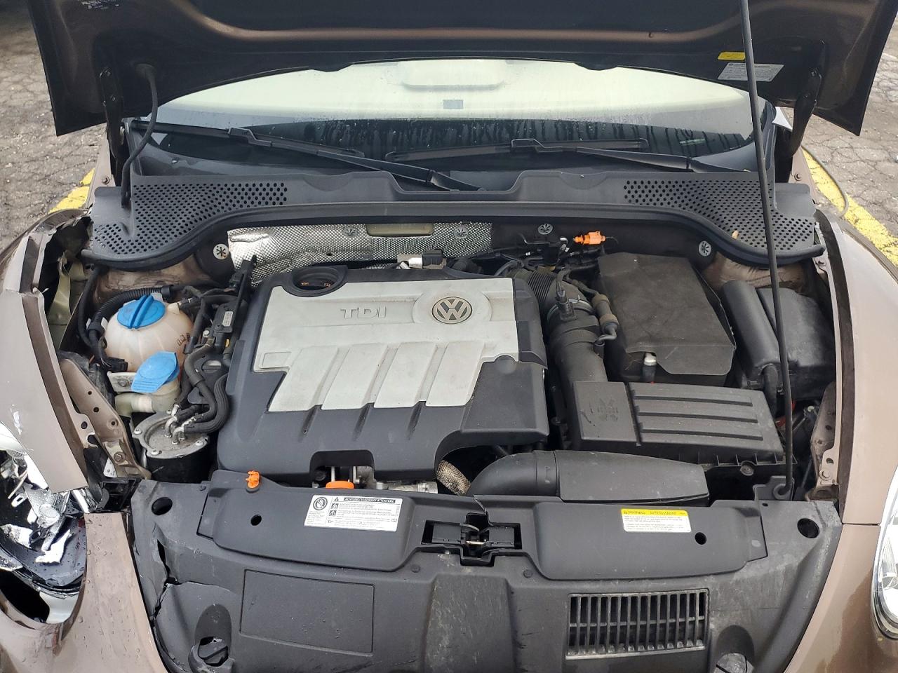 2013 Volkswagen Beetle Tan vin: 3VW5L7AT7DM831347