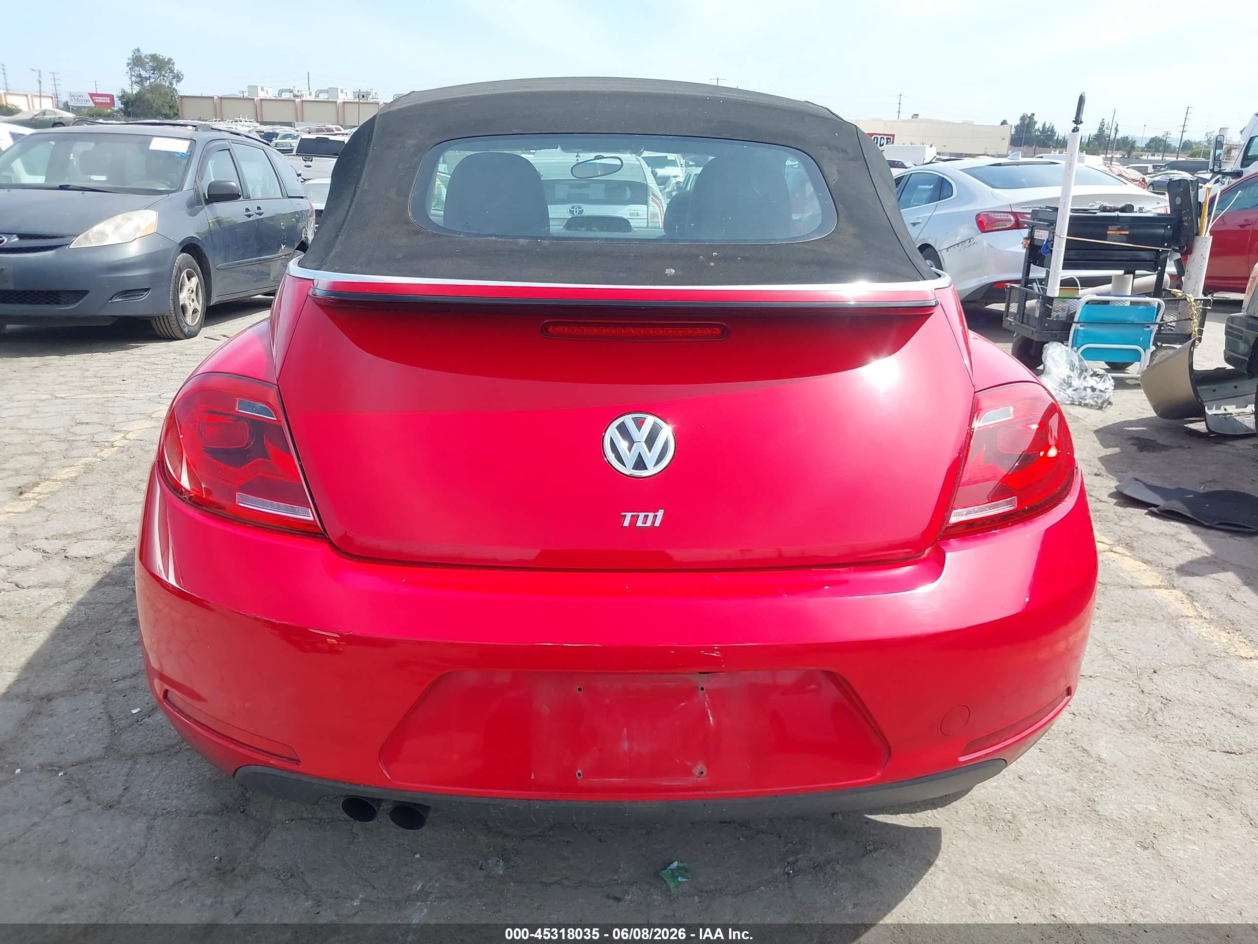 2013 Volkswagen Beetle 2.0l Tdi Red vin: 3VW5L7ATXDM817751