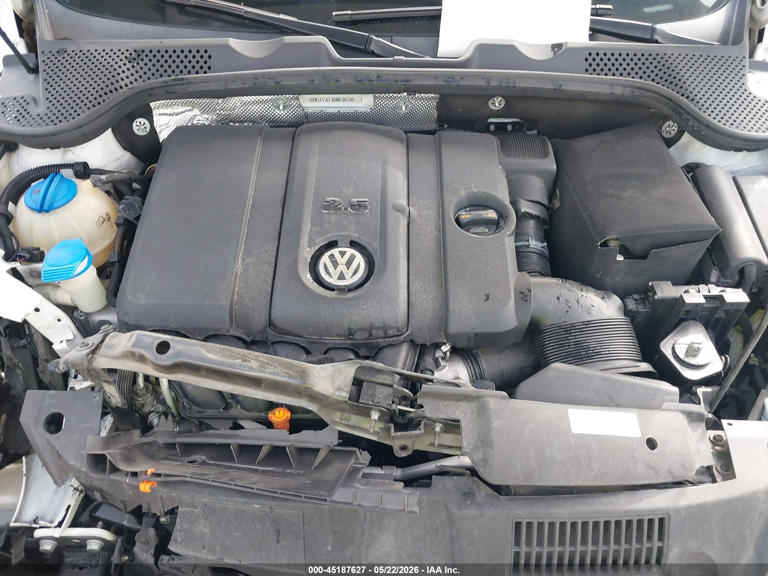2013 Volkswagen Beetle 2.5l White vin: 3VW5P7AT1DM816590