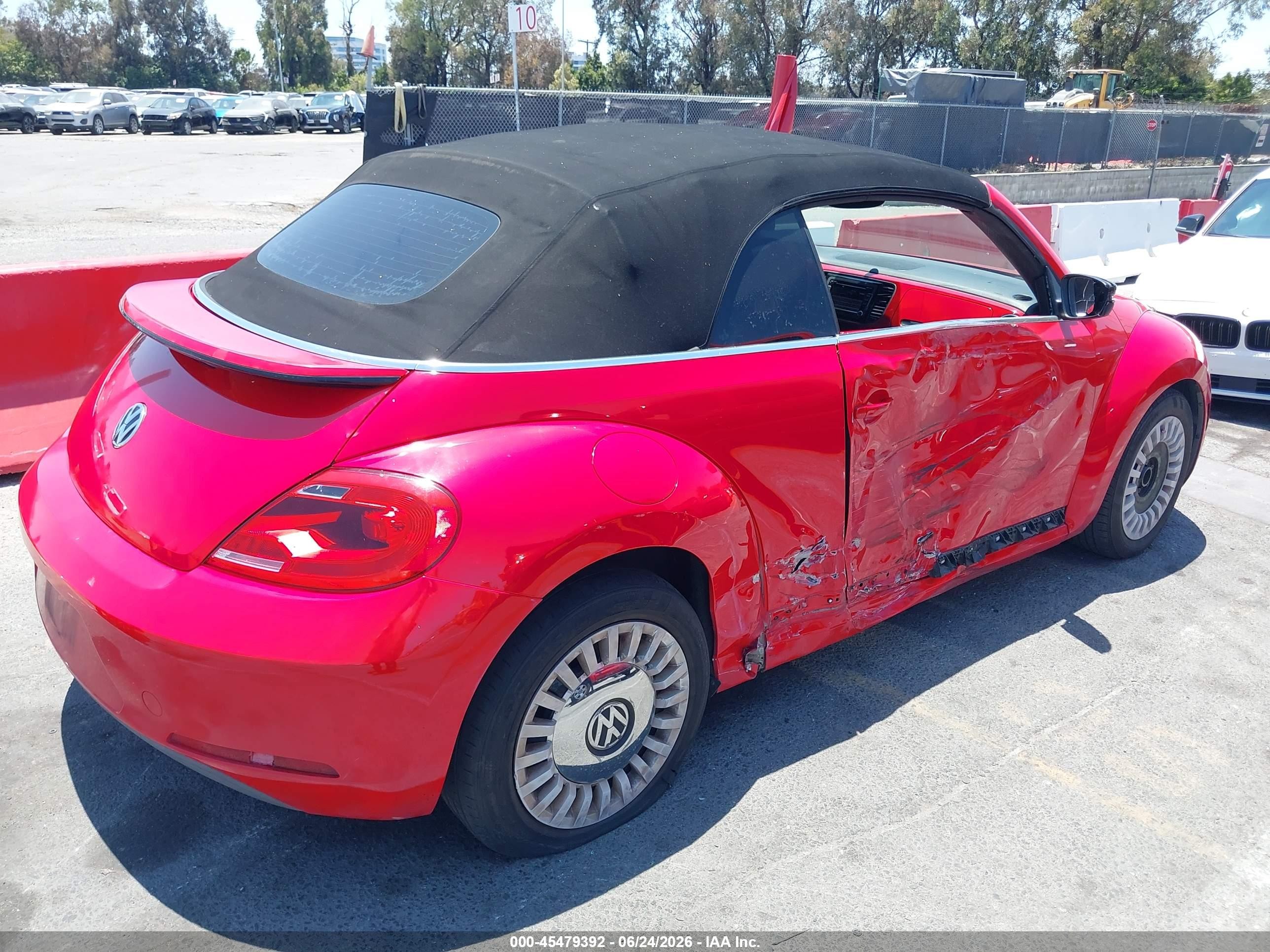 2014 Volkswagen Beetle 2.5l Red vin: 3VW5P7AT1EM805221