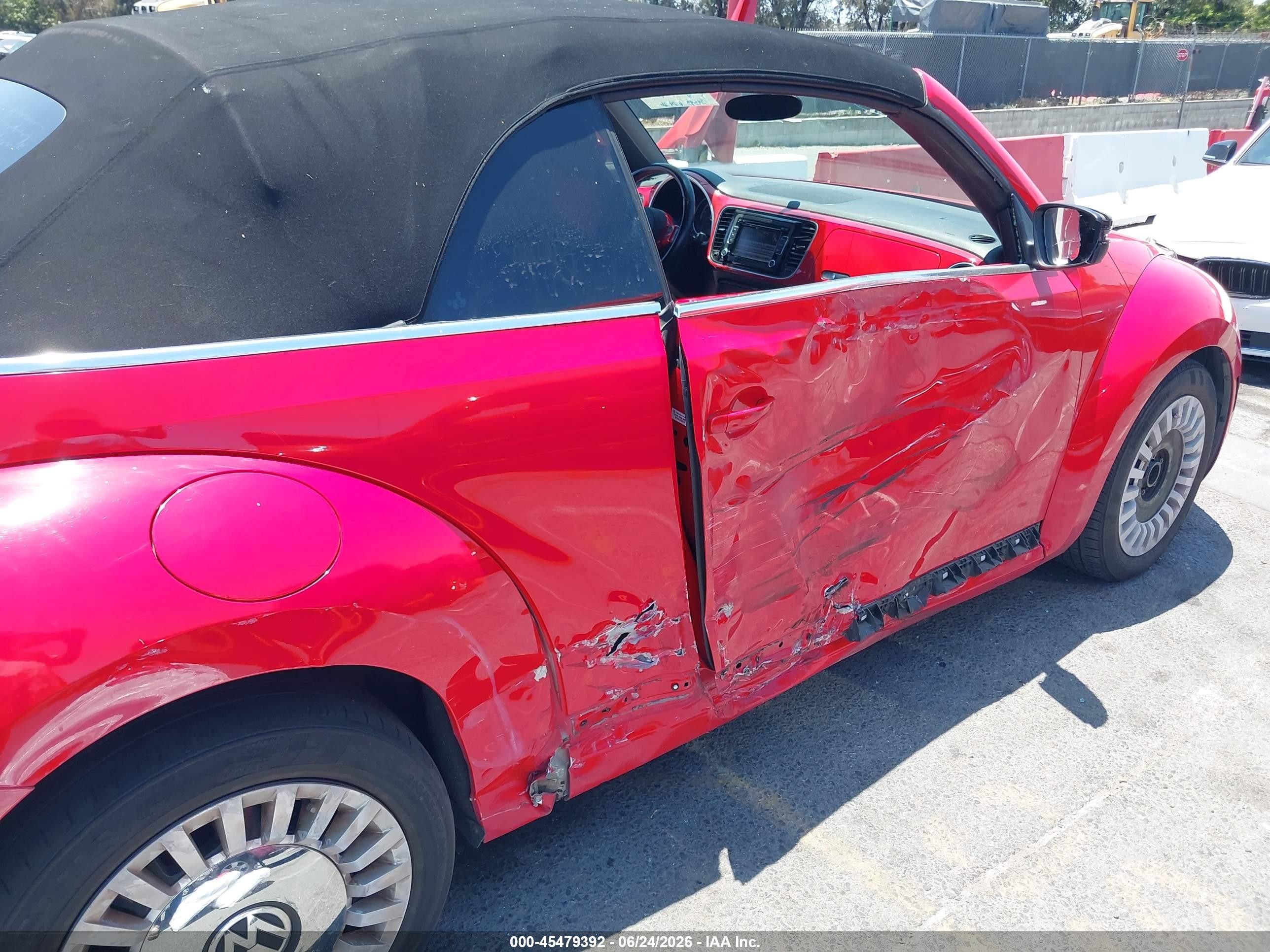 2014 Volkswagen Beetle 2.5l Red vin: 3VW5P7AT1EM805221