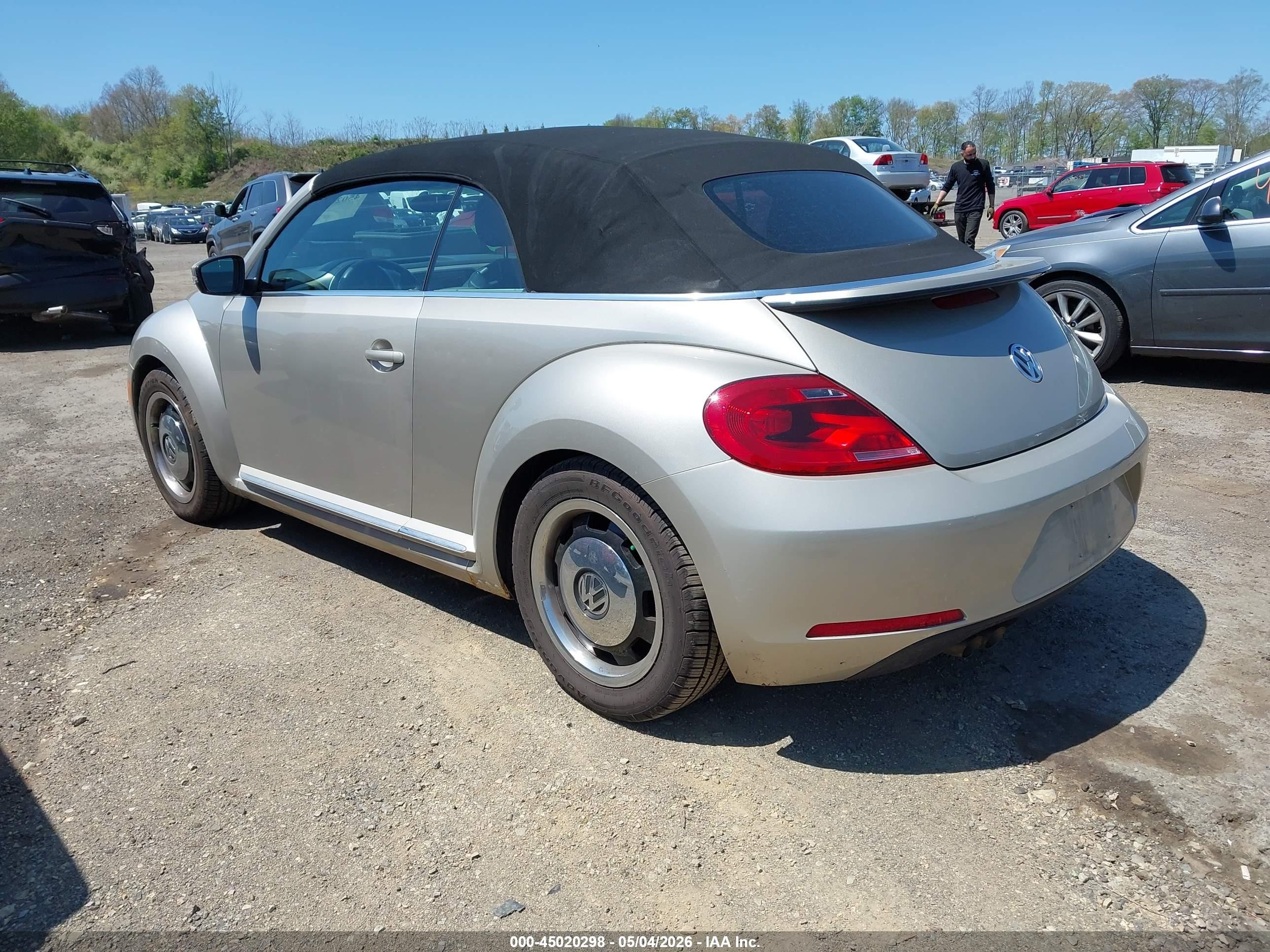 2013 Volkswagen Beetle 2.5l Бежевый vin: 3VW5P7AT2DM800480