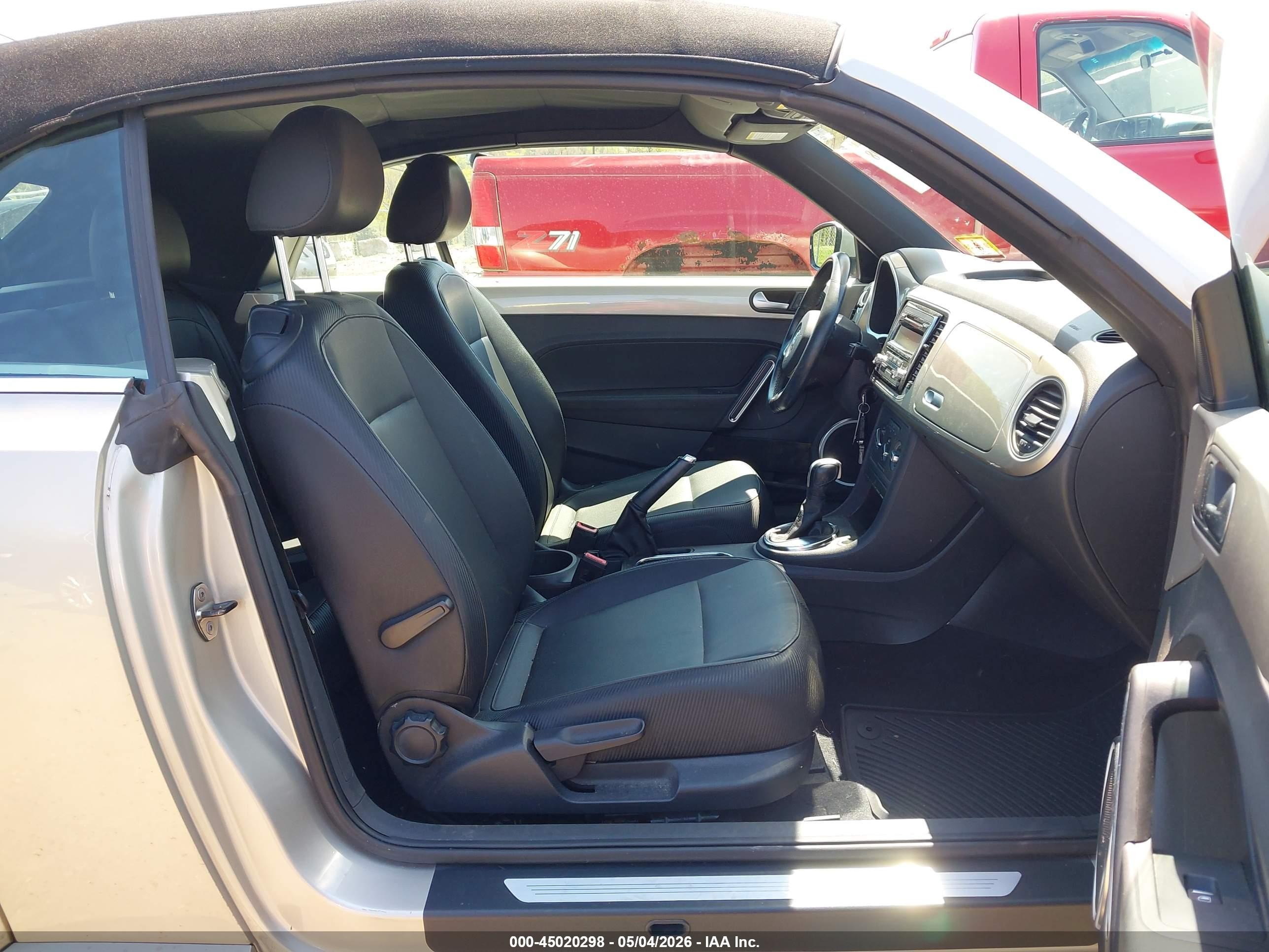 2013 Volkswagen Beetle 2.5l Бежевый vin: 3VW5P7AT2DM800480