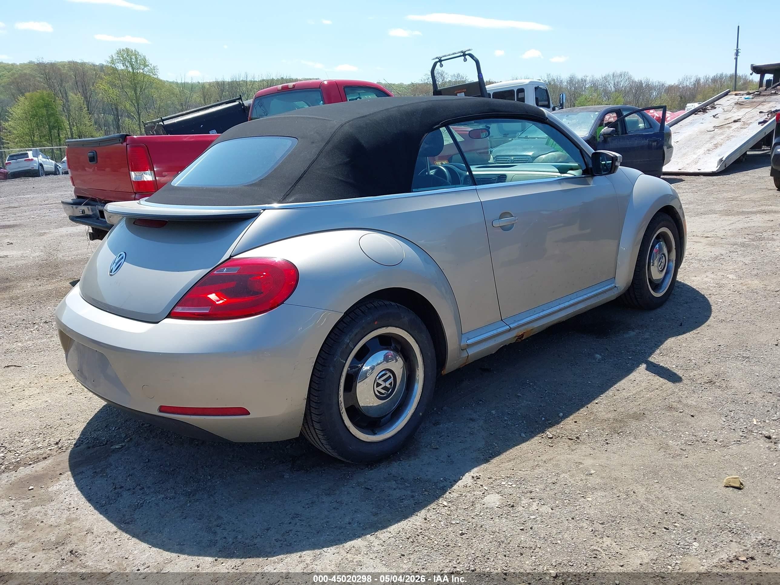 2013 Volkswagen Beetle 2.5l Бежевый vin: 3VW5P7AT2DM800480