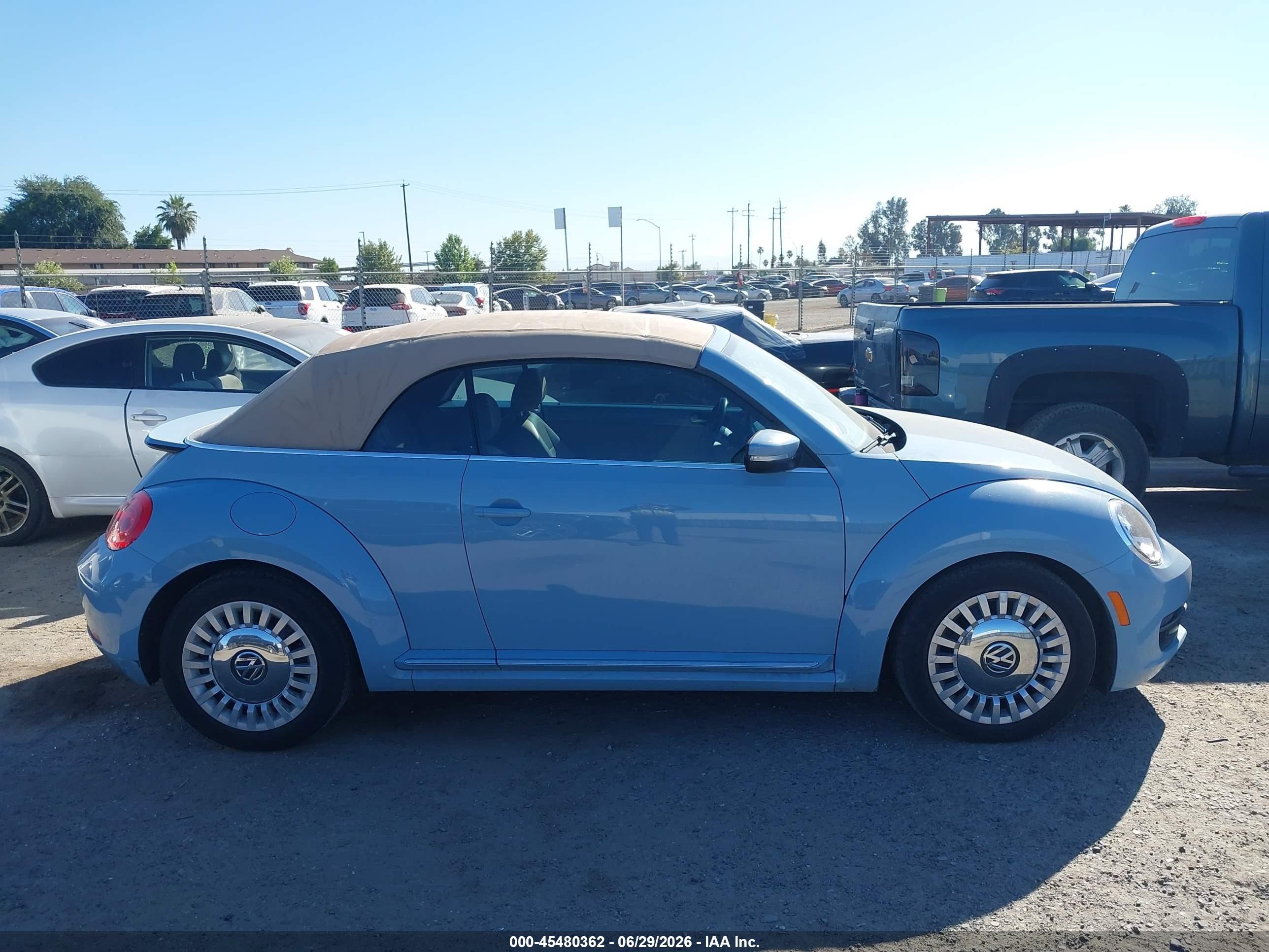 2013 Volkswagen Beetle 2.5l Light Blue vin: 3VW5P7AT2DM830465