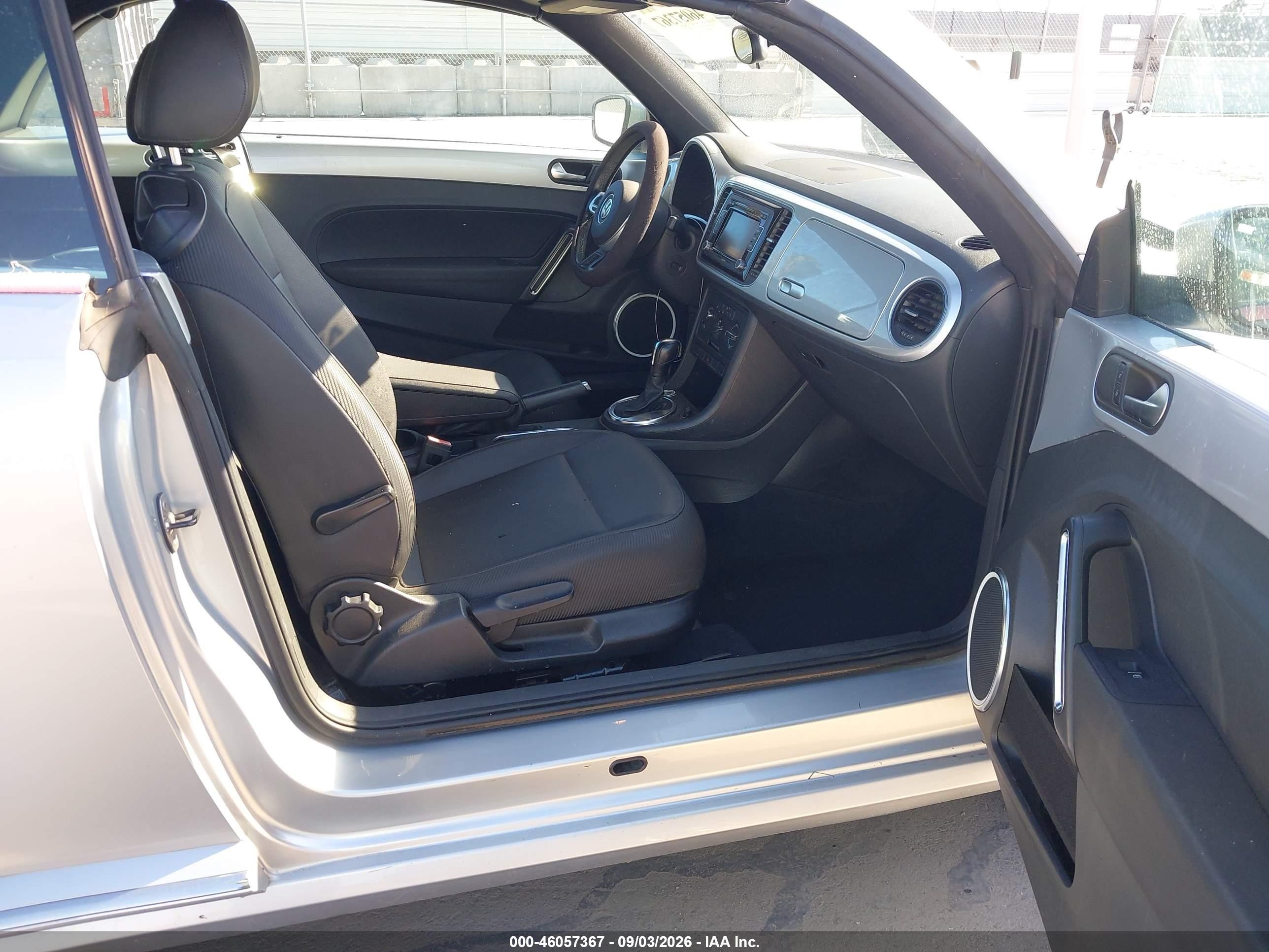 2013 Volkswagen Beetle 2.5l Silver vin: 3VW5P7AT2DM830868
