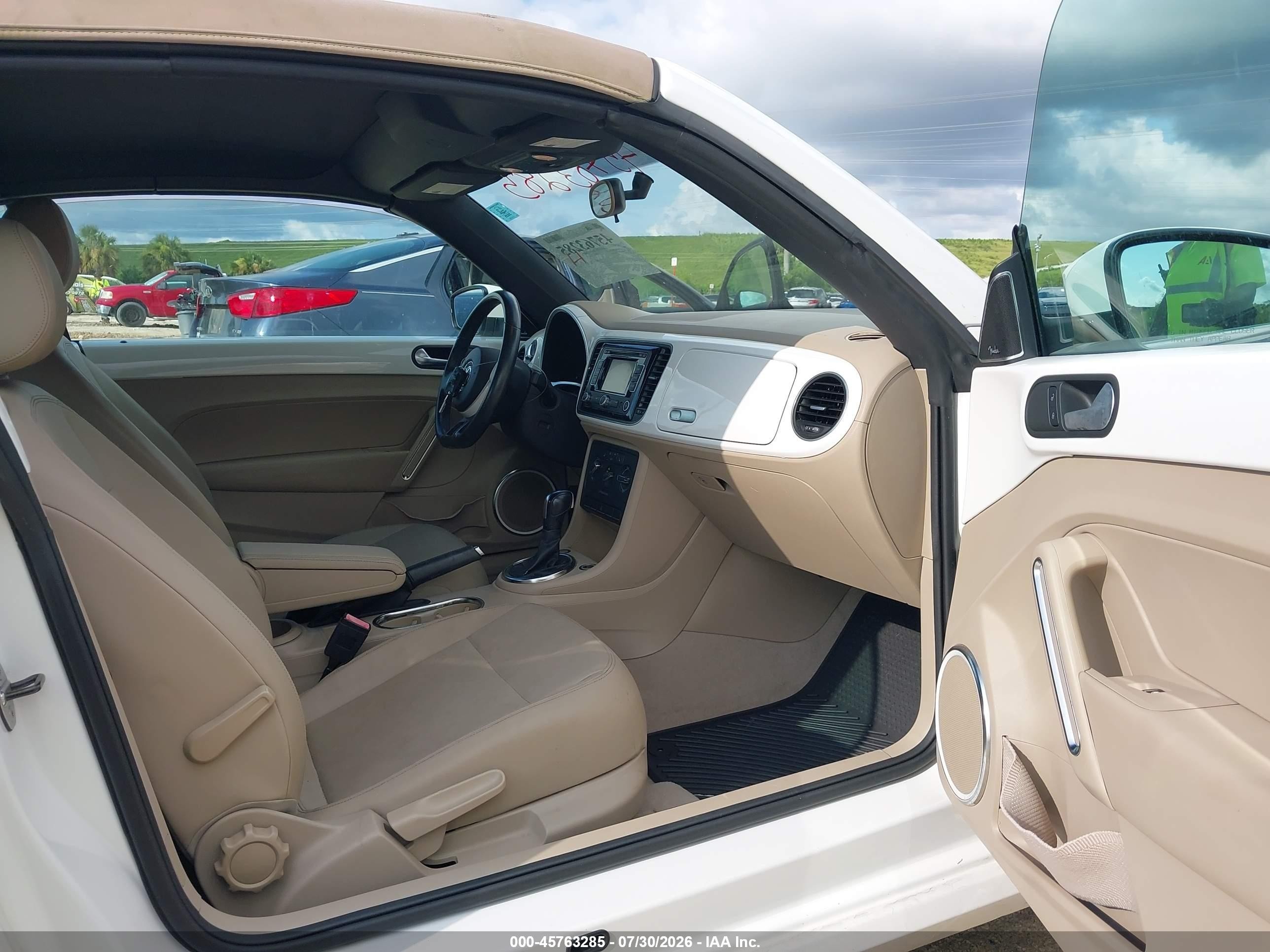 2013 Volkswagen Beetle 2.5l White vin: 3VW5P7AT3DM815800