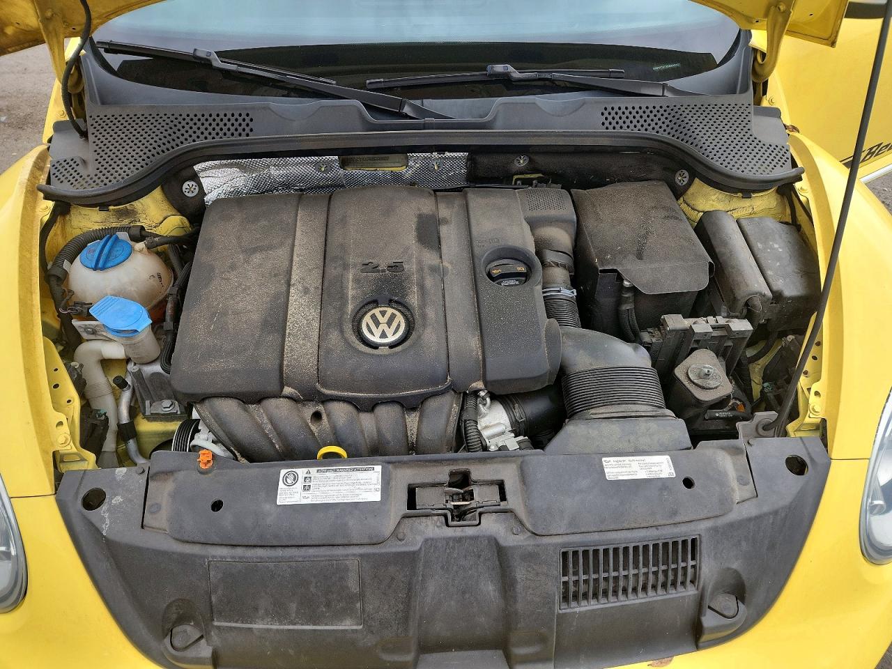 2013 Volkswagen Beetle Yellow vin: 3VW5P7AT3DM830037