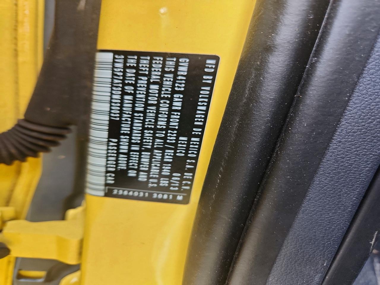 2013 Volkswagen Beetle Yellow vin: 3VW5P7AT3DM830037