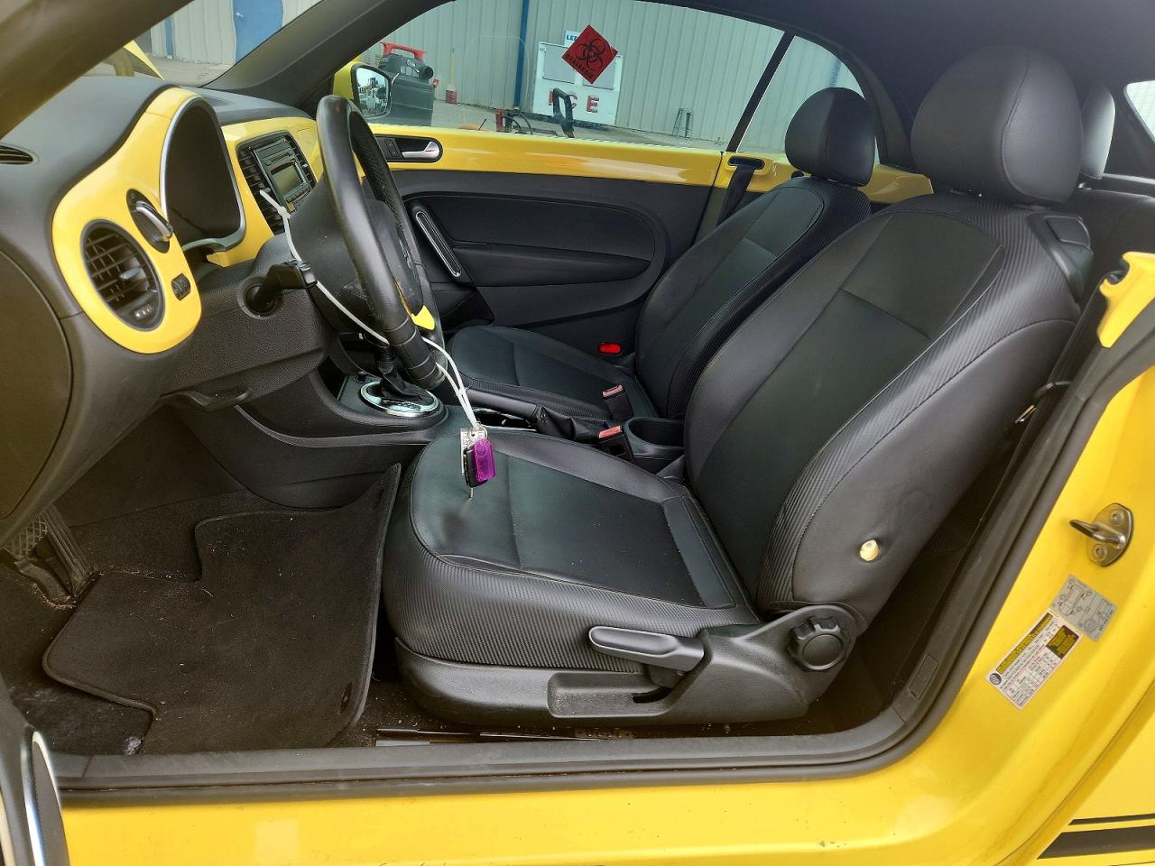 2013 Volkswagen Beetle Yellow vin: 3VW5P7AT3DM830037