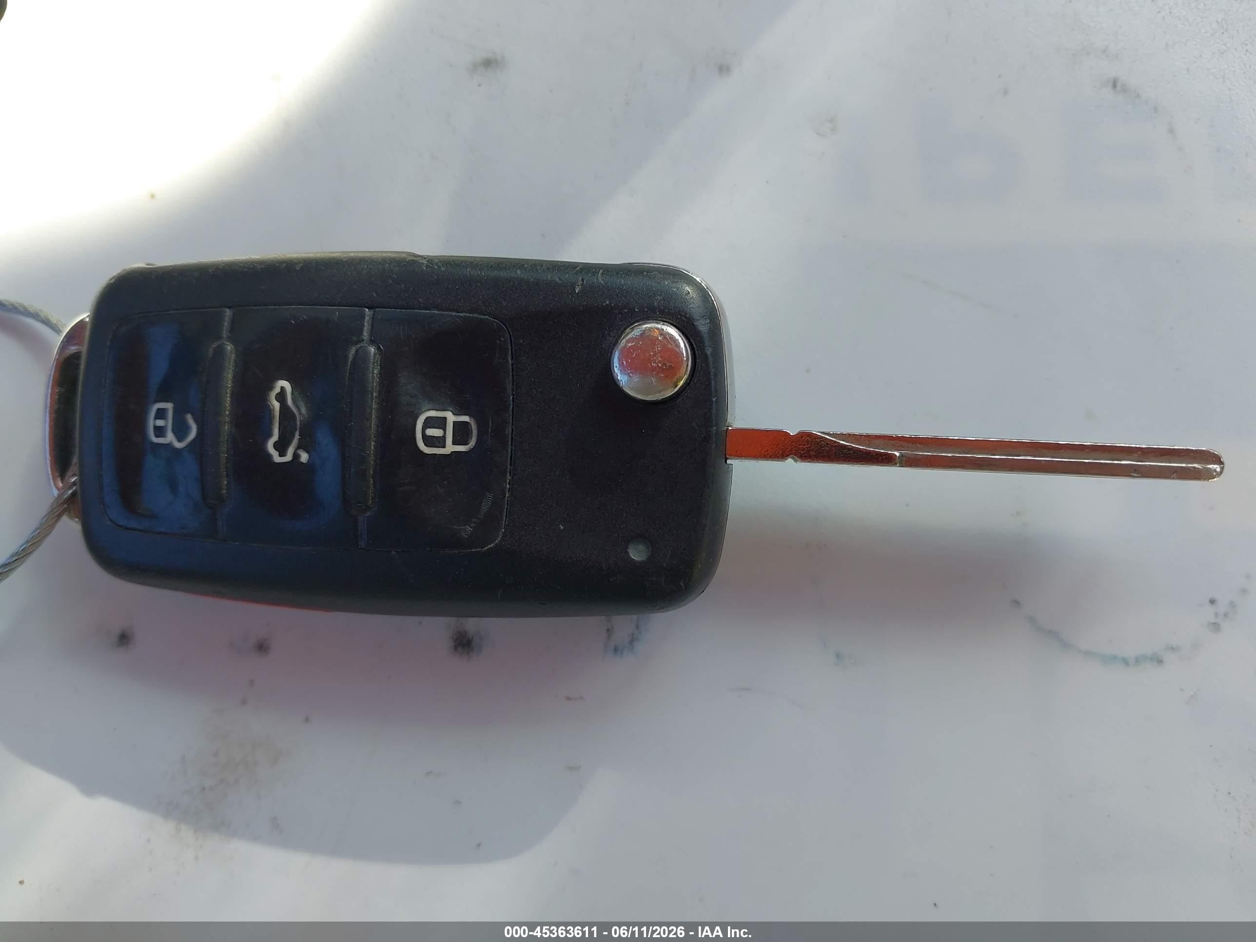 2013 Volkswagen Beetle 2.5l Red vin: 3VW5P7AT4DM823355
