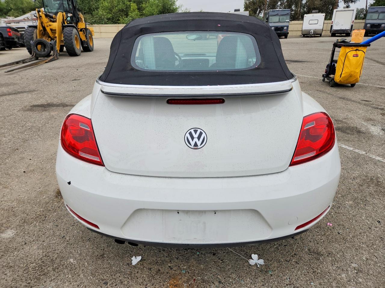 2013 Volkswagen Beetle White vin: 3VW5P7AT5DM822649