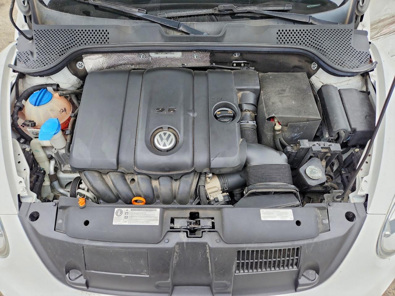 2013 Volkswagen Beetle White vin: 3VW5P7AT5DM822649