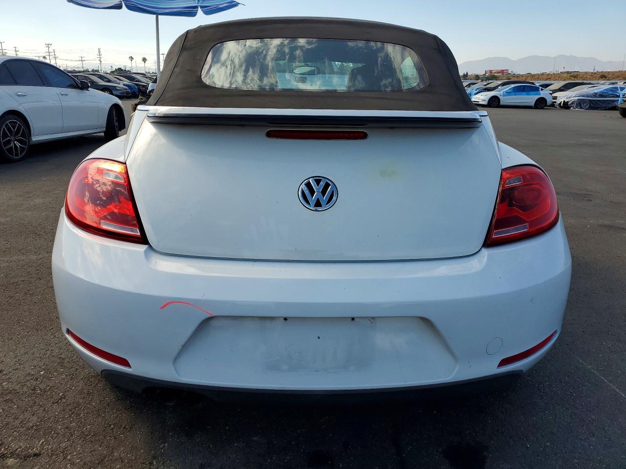 2013 Volkswagen Beetle White vin: 3VW5P7AT5DM826183