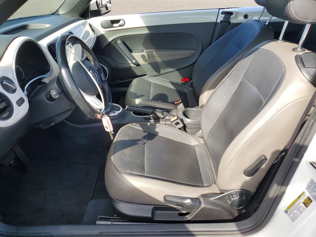 2013 Volkswagen Beetle White vin: 3VW5P7AT5DM826183