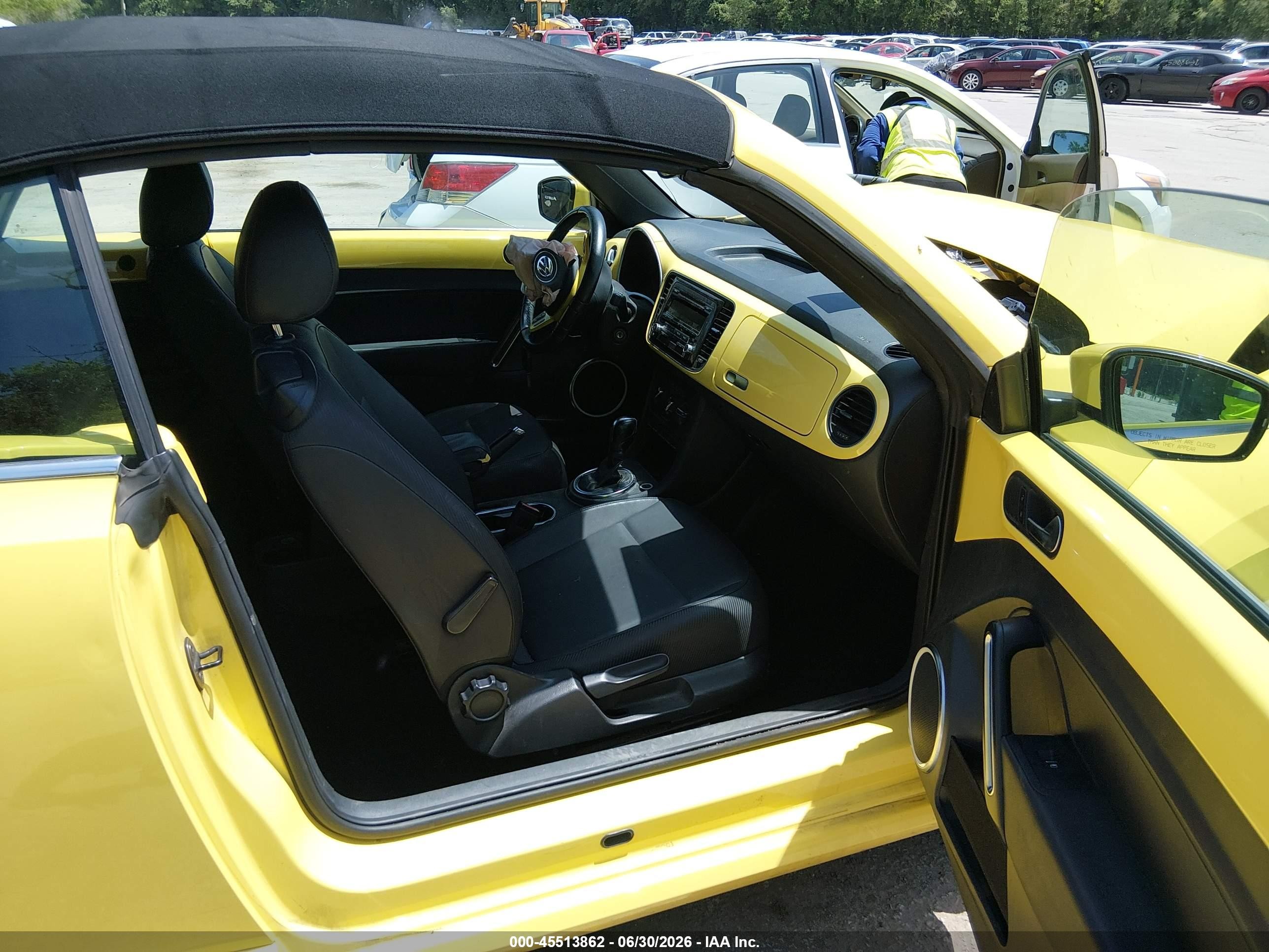 2014 Volkswagen Beetle 2.5l Yellow vin: 3VW5P7AT6EM801794