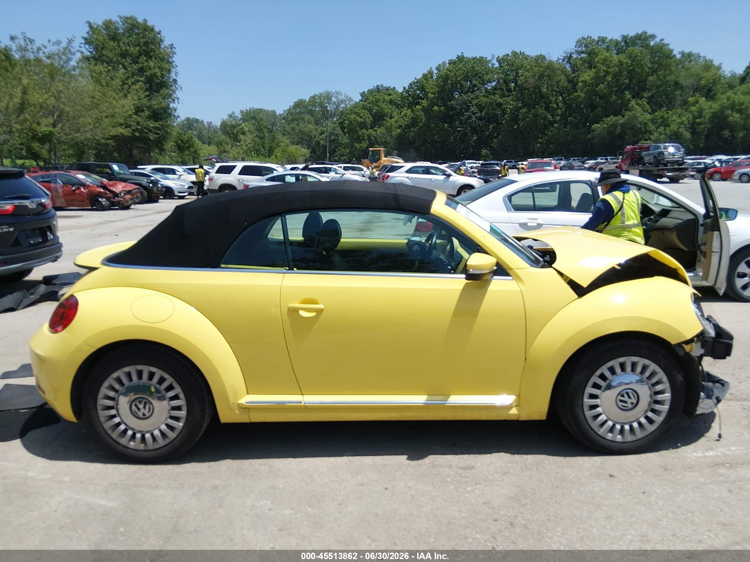 2014 Volkswagen Beetle 2.5l Yellow vin: 3VW5P7AT6EM801794