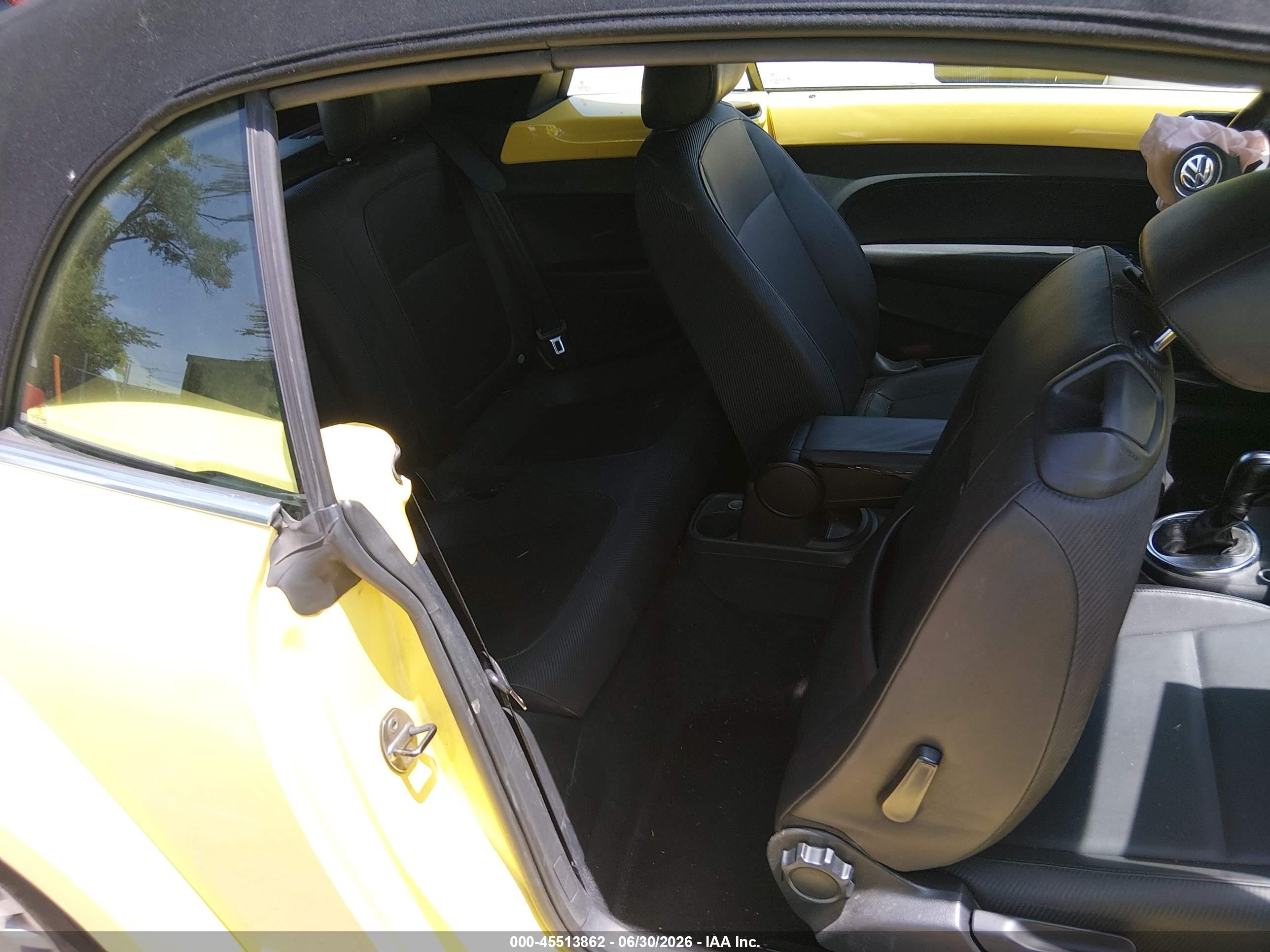 2014 Volkswagen Beetle 2.5l Yellow vin: 3VW5P7AT6EM801794