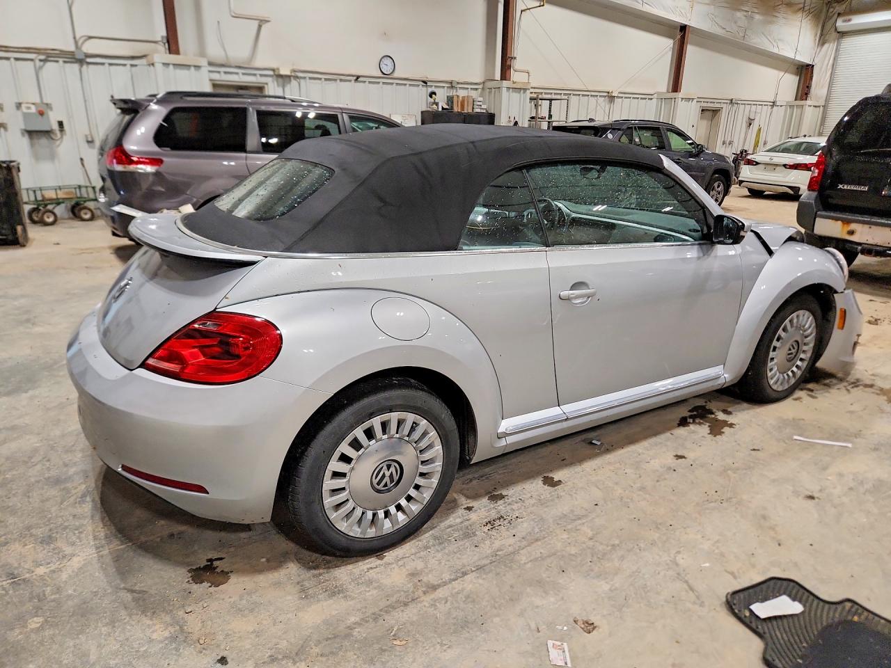 2014 Volkswagen Beetle Silver vin: 3VW5P7AT6EM805702