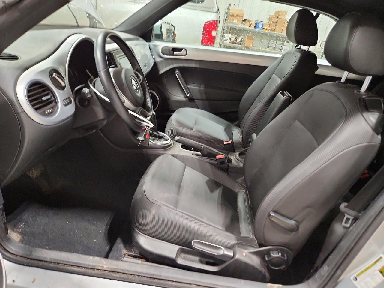 2014 Volkswagen Beetle Silver vin: 3VW5P7AT6EM805702