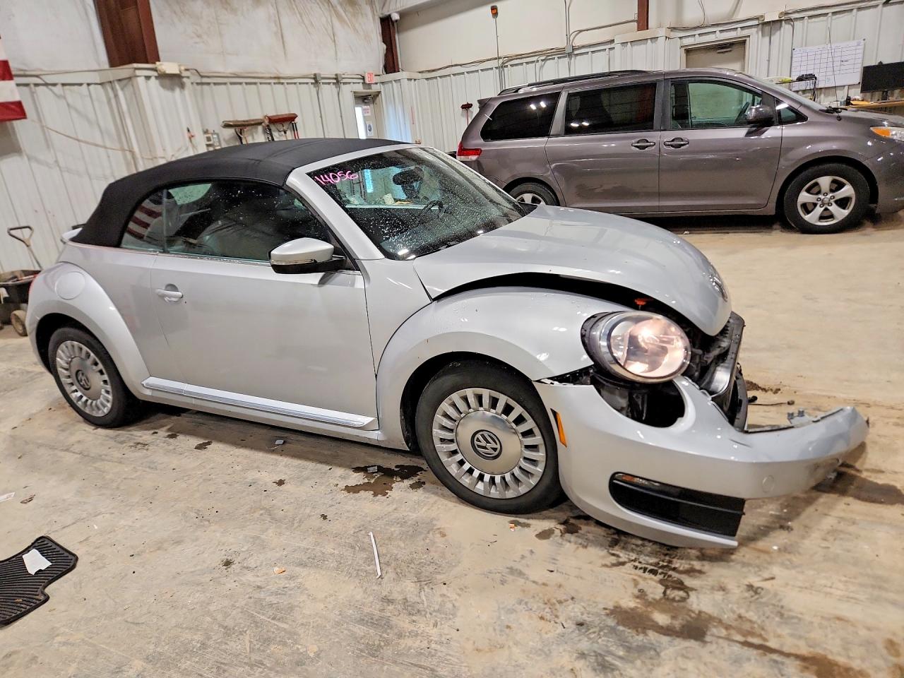 2014 Volkswagen Beetle Silver vin: 3VW5P7AT6EM805702