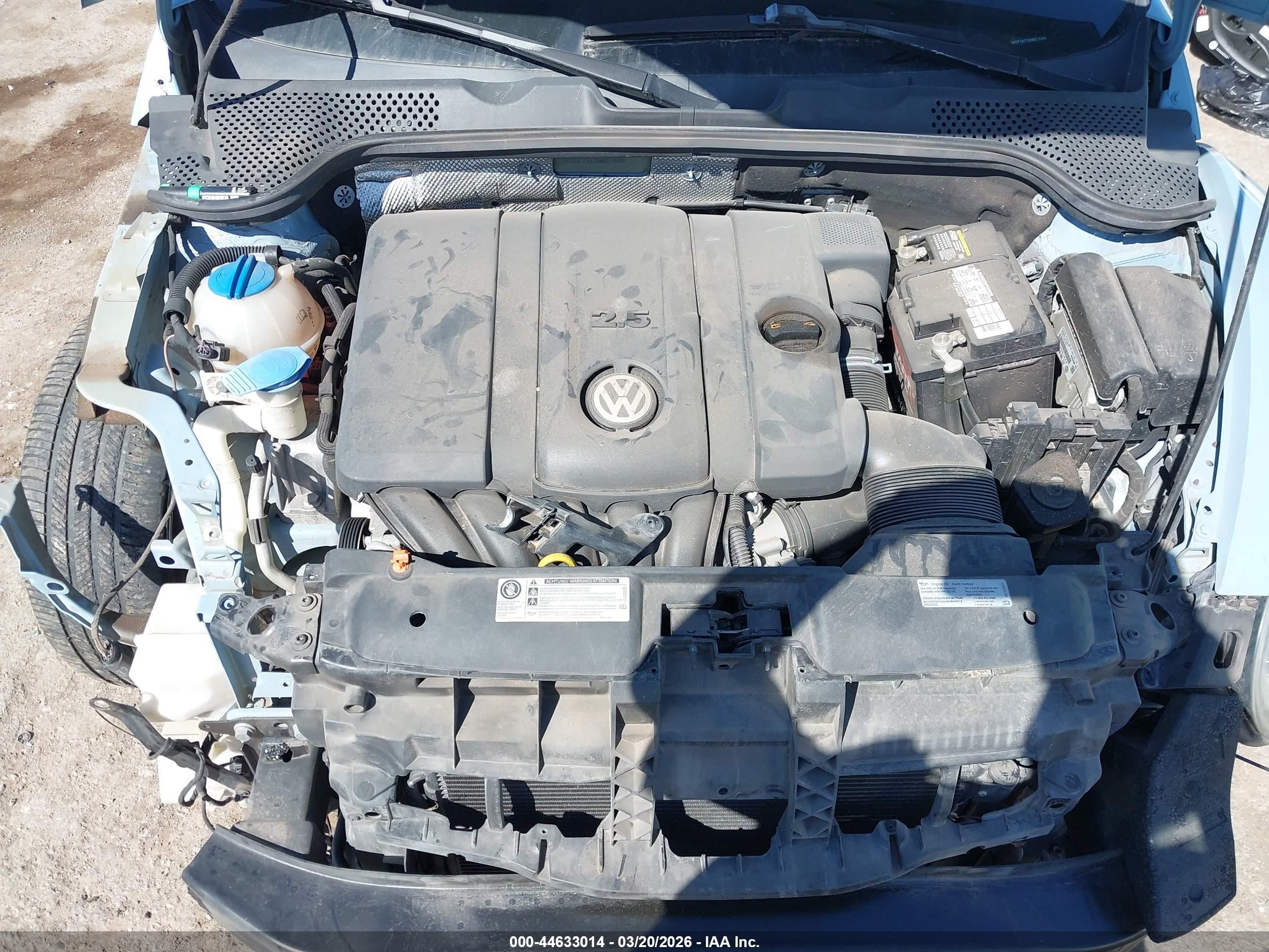2013 Volkswagen Beetle 2.5l Синий vin: 3VW5P7AT7DM827089
