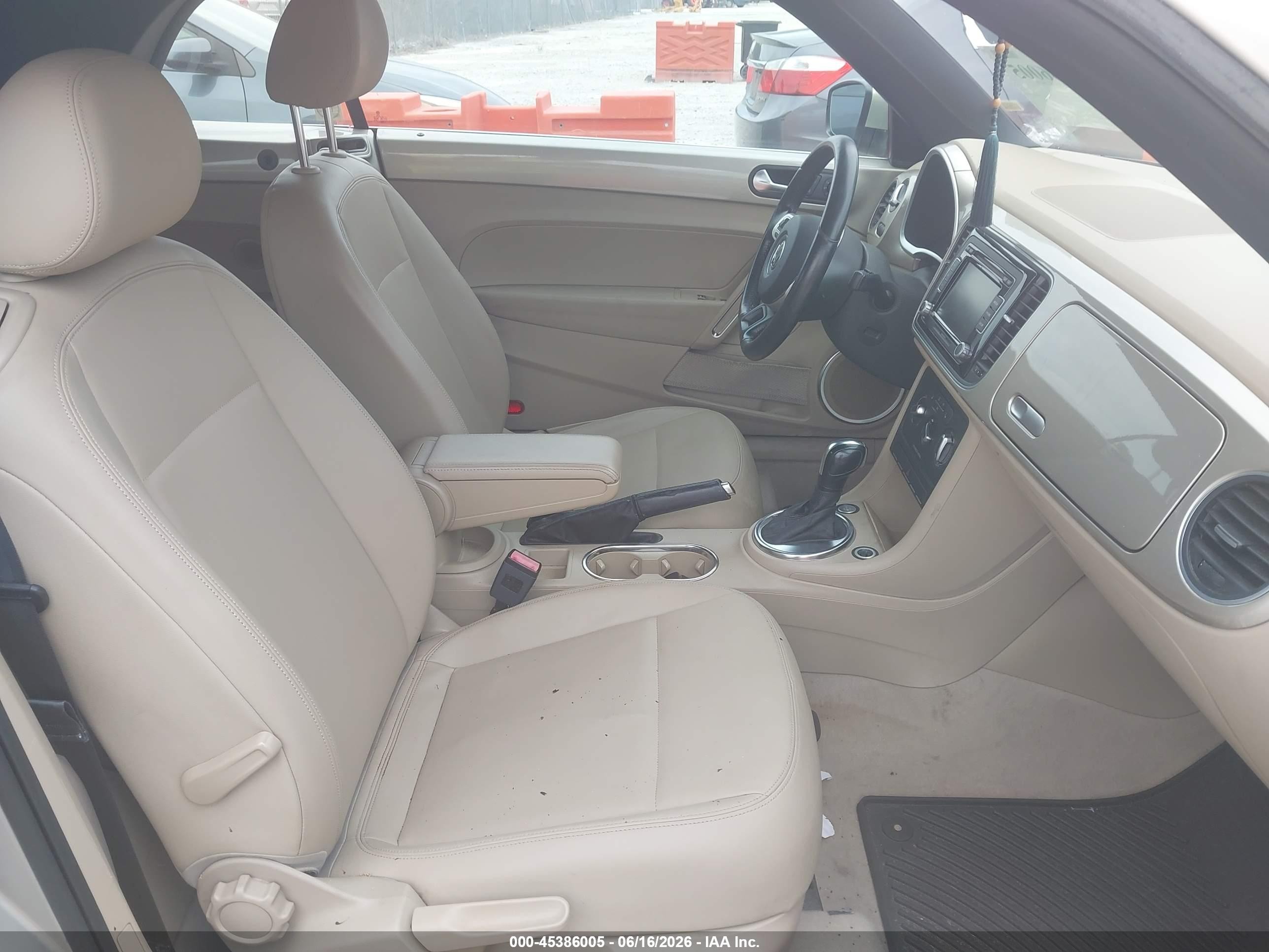 2013 Volkswagen Beetle 2.5l Золотой vin: 3VW5P7AT8DM817994