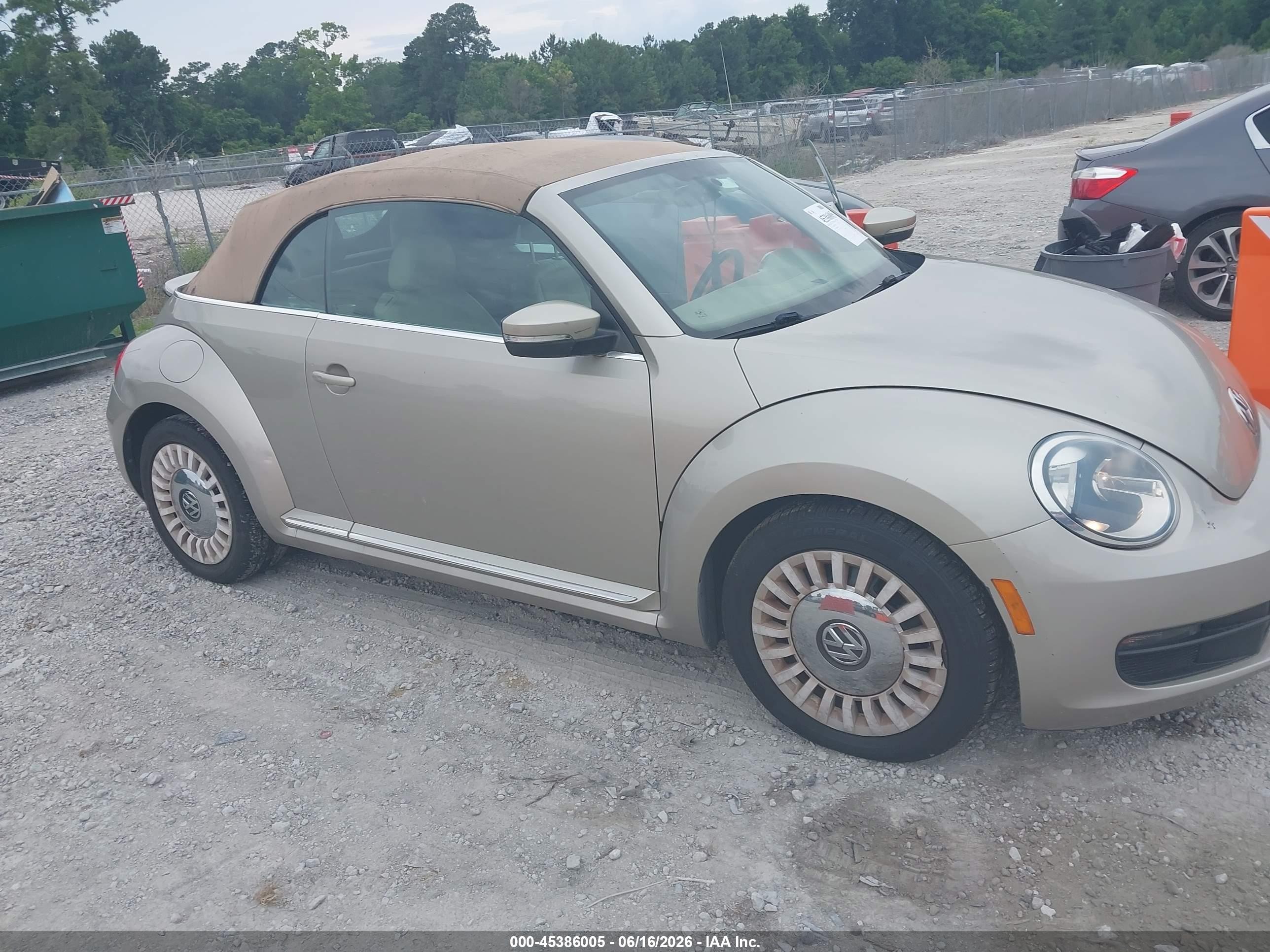 2013 Volkswagen Beetle 2.5l Золотой vin: 3VW5P7AT8DM817994
