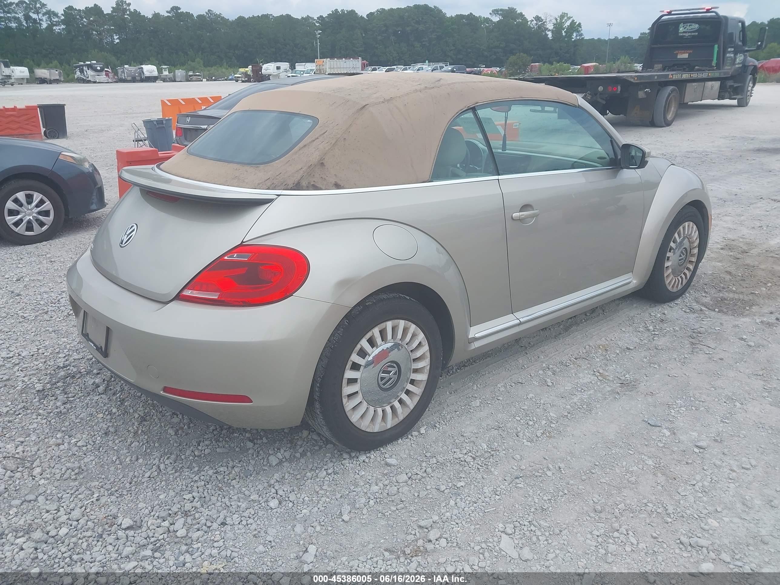2013 Volkswagen Beetle 2.5l Золотой vin: 3VW5P7AT8DM817994