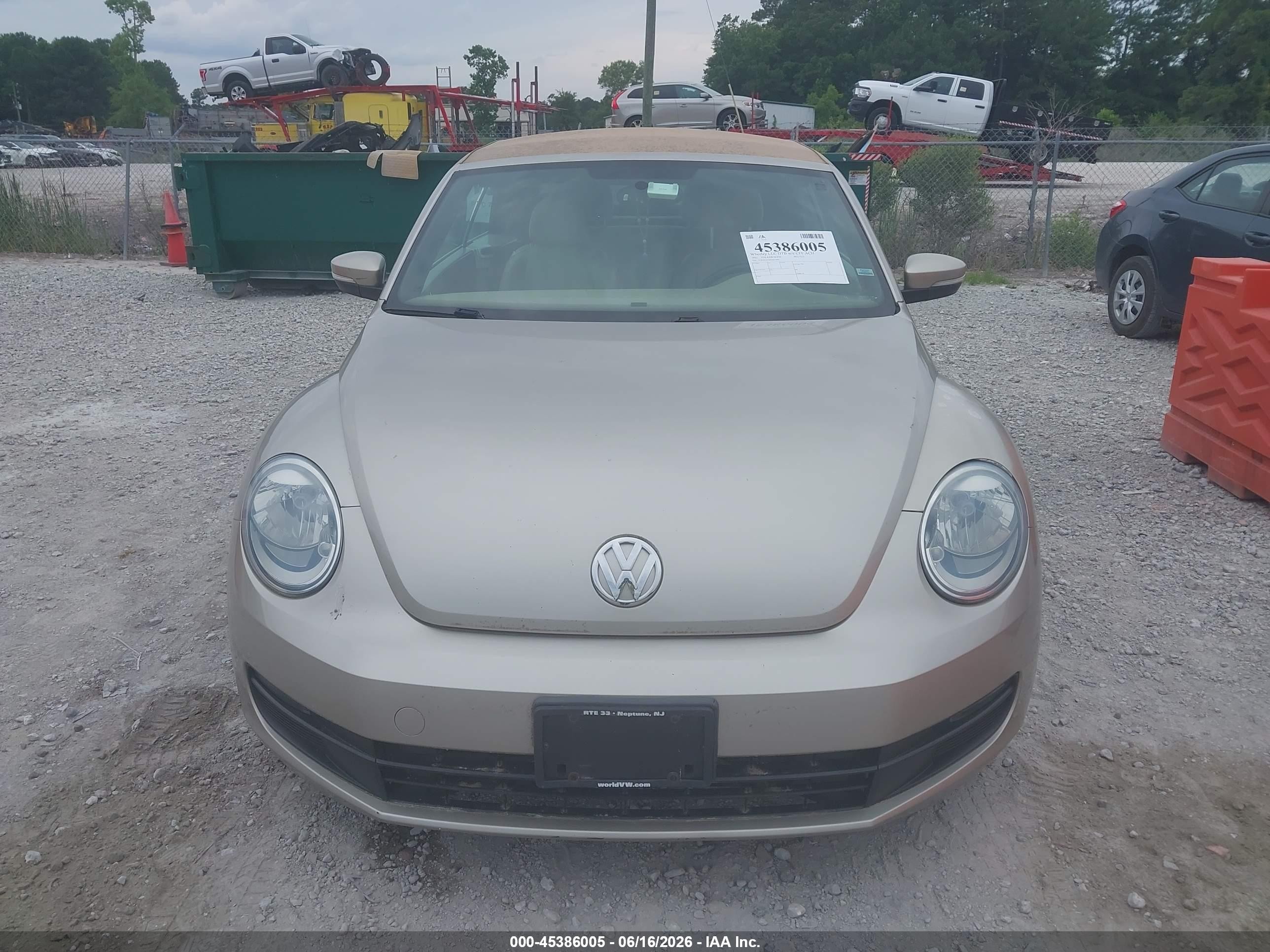 2013 Volkswagen Beetle 2.5l Золотой vin: 3VW5P7AT8DM817994