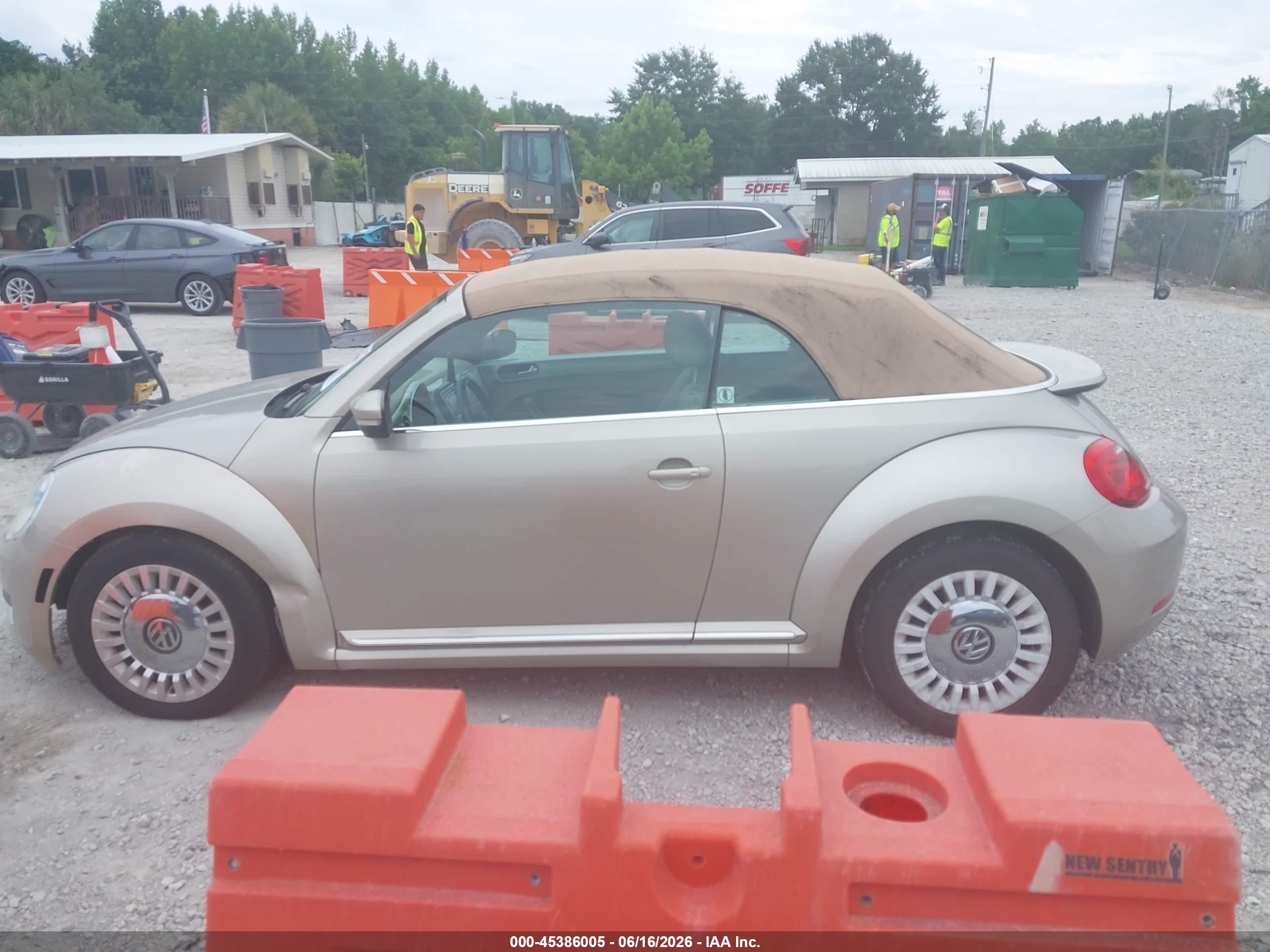 2013 Volkswagen Beetle 2.5l Золотой vin: 3VW5P7AT8DM817994