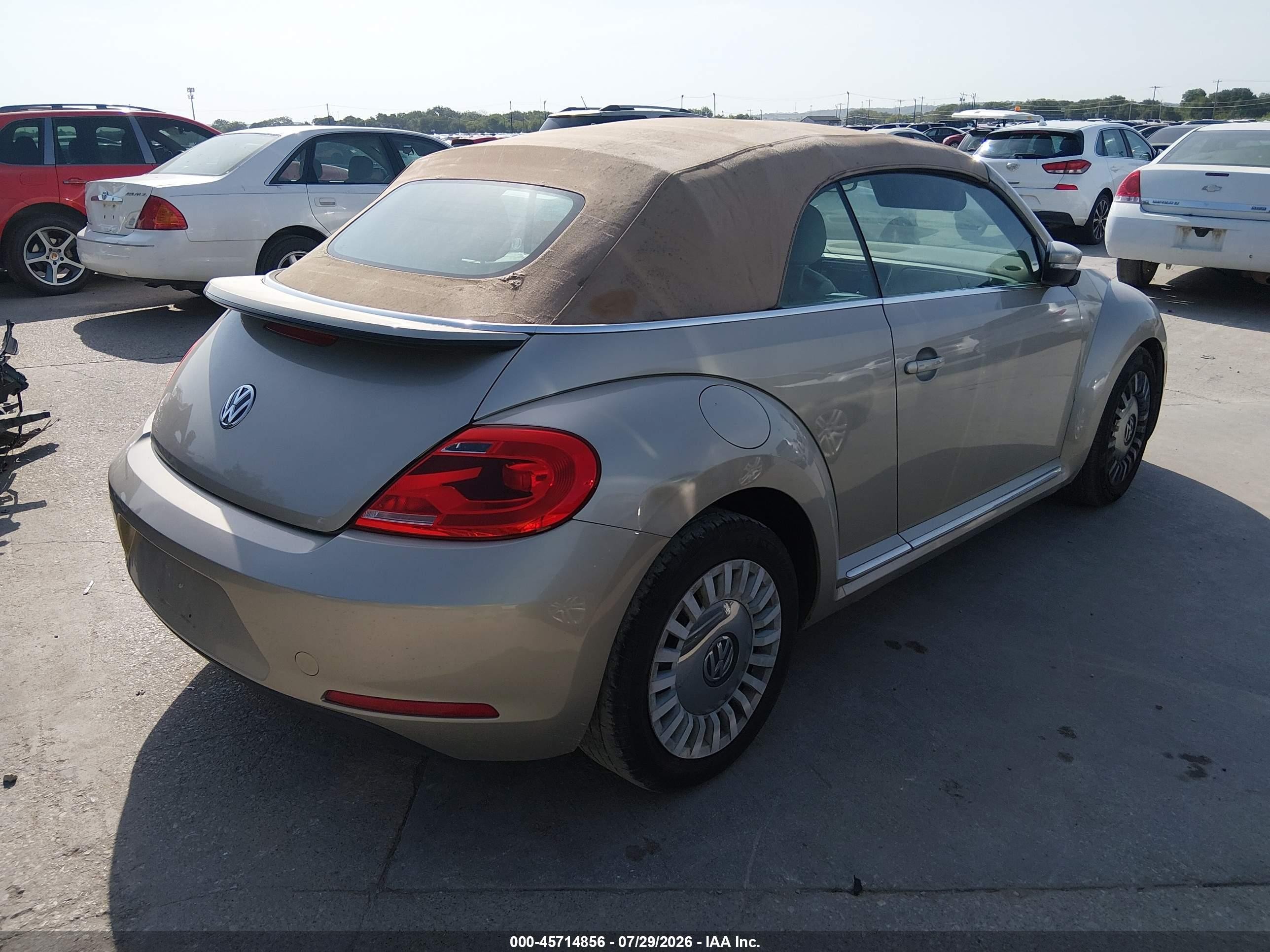 2013 Volkswagen Beetle 2.5l Желто-коричневый vin: 3VW5P7AT8DM817994