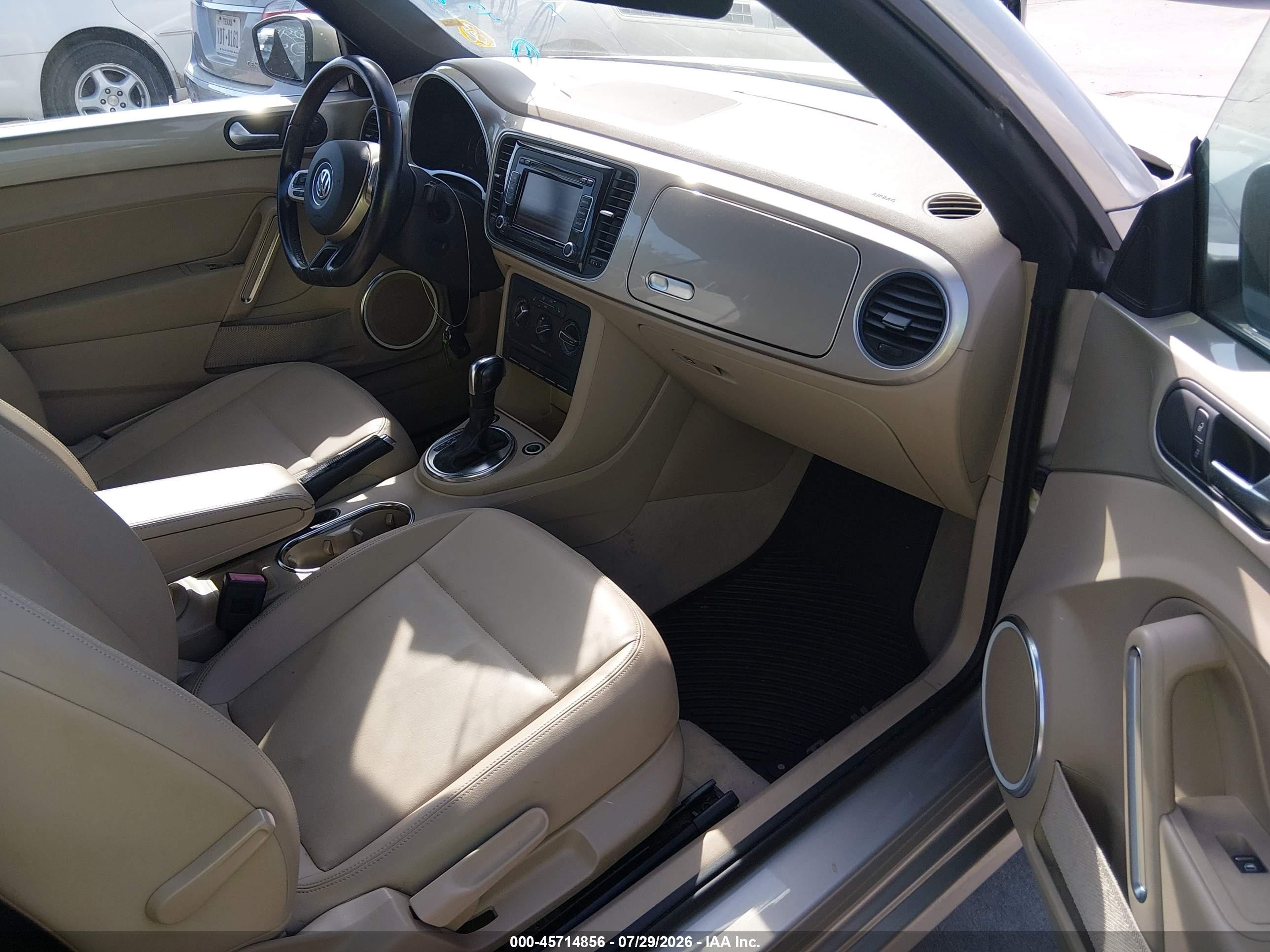 2013 Volkswagen Beetle 2.5l Желто-коричневый vin: 3VW5P7AT8DM817994