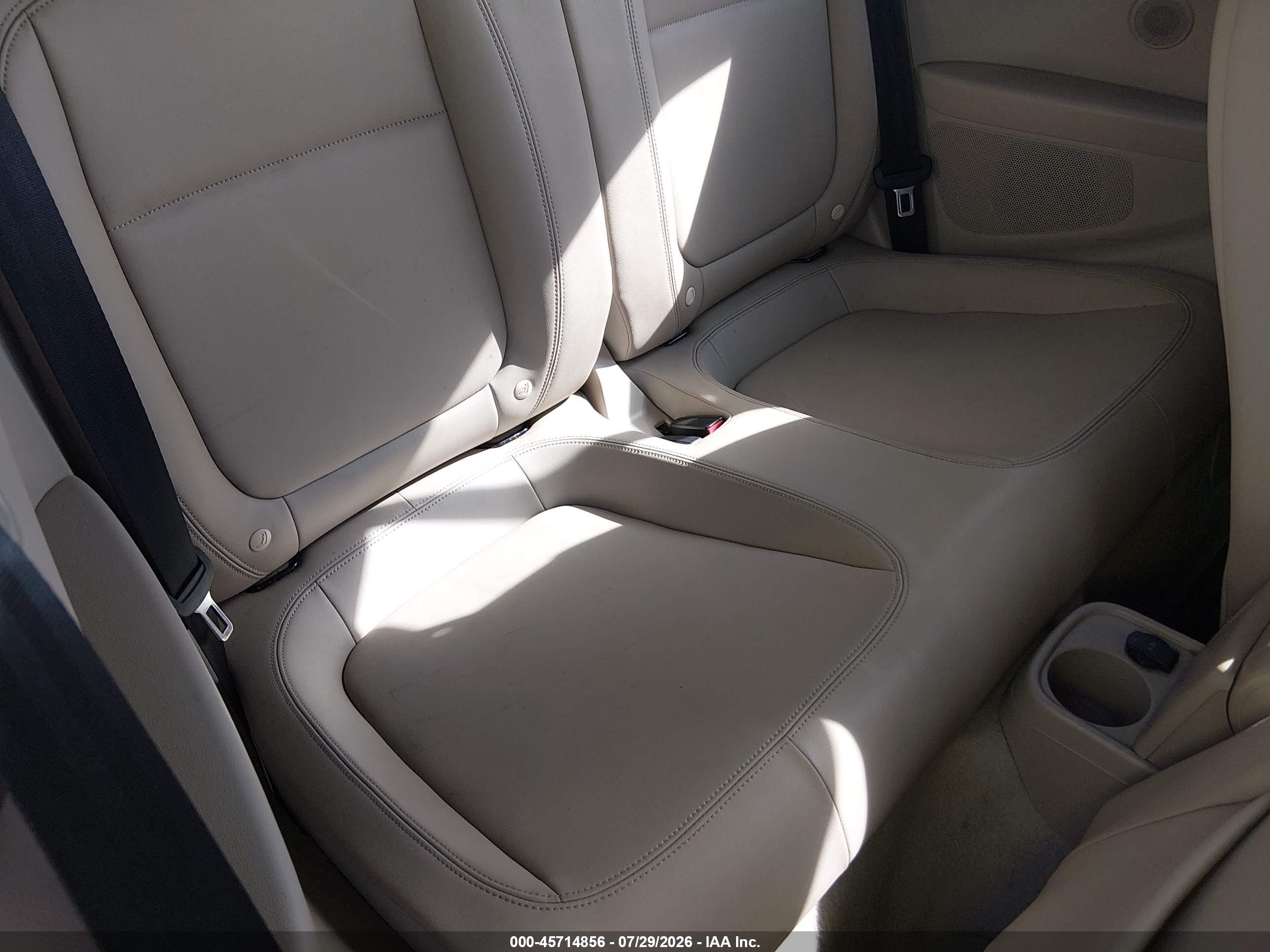 2013 Volkswagen Beetle 2.5l Желто-коричневый vin: 3VW5P7AT8DM817994