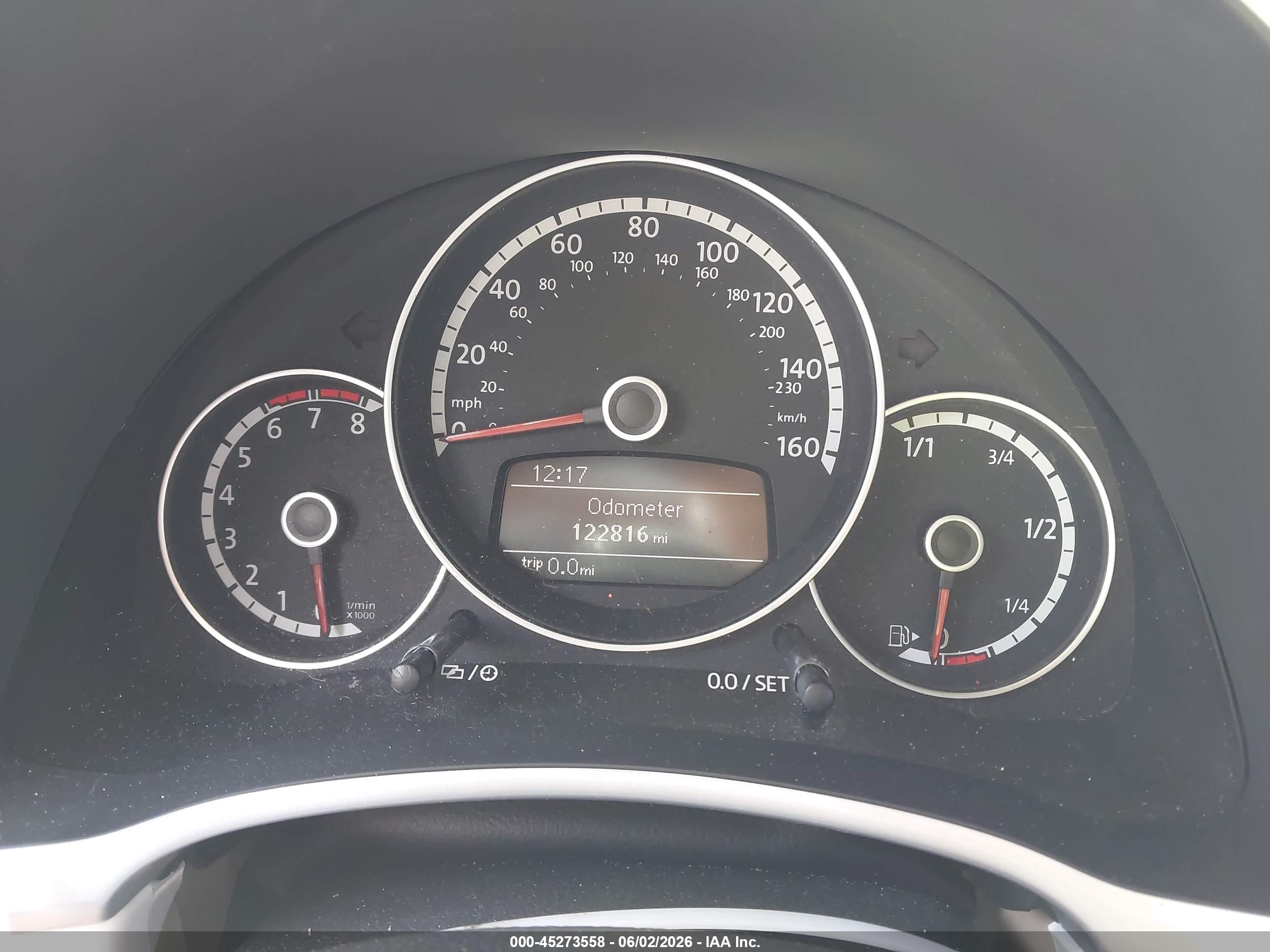 2014 Volkswagen Beetle 2.5l Белый vin: 3VW5P7AT8EM801036
