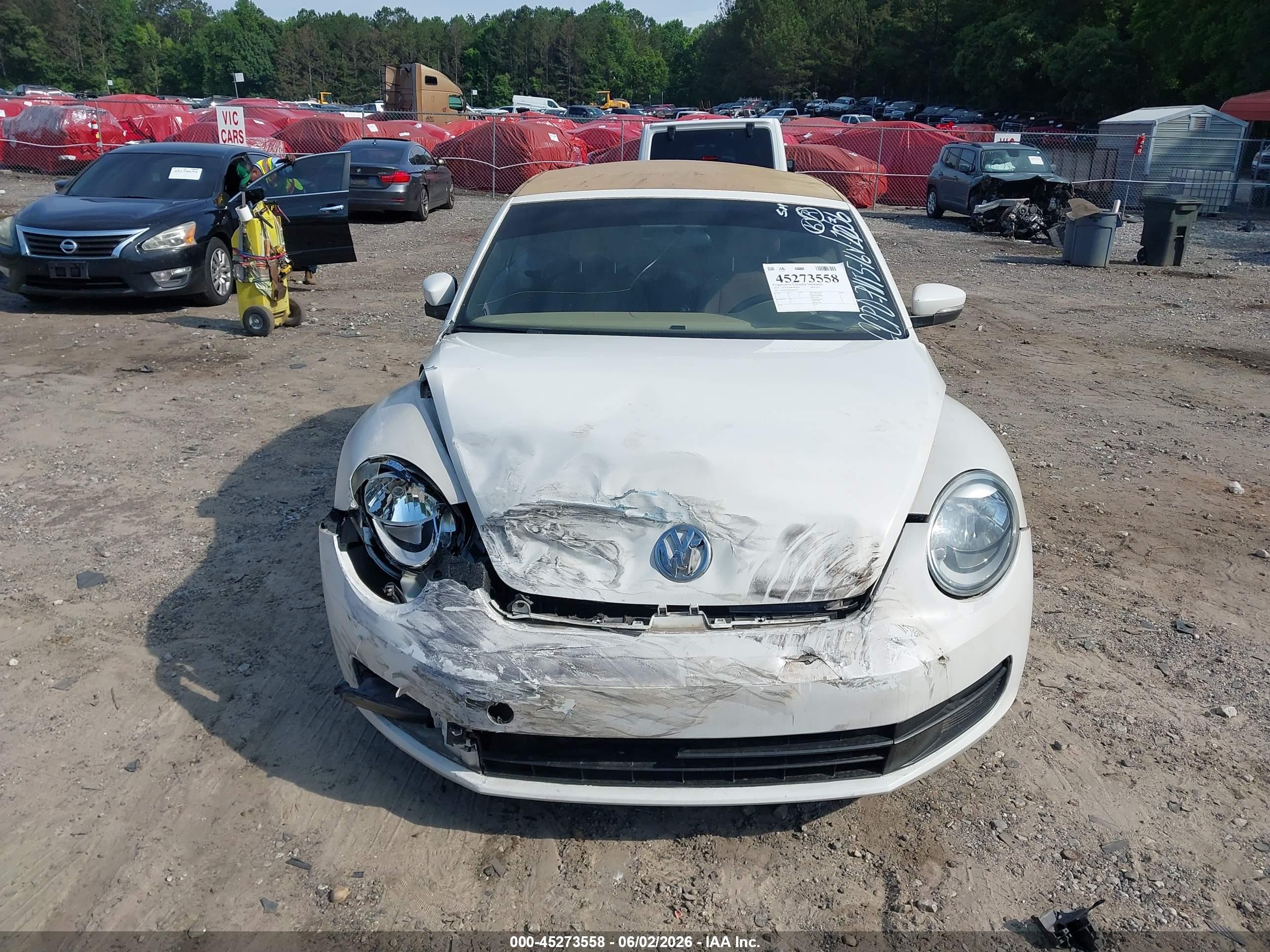 2014 Volkswagen Beetle 2.5l Белый vin: 3VW5P7AT8EM801036