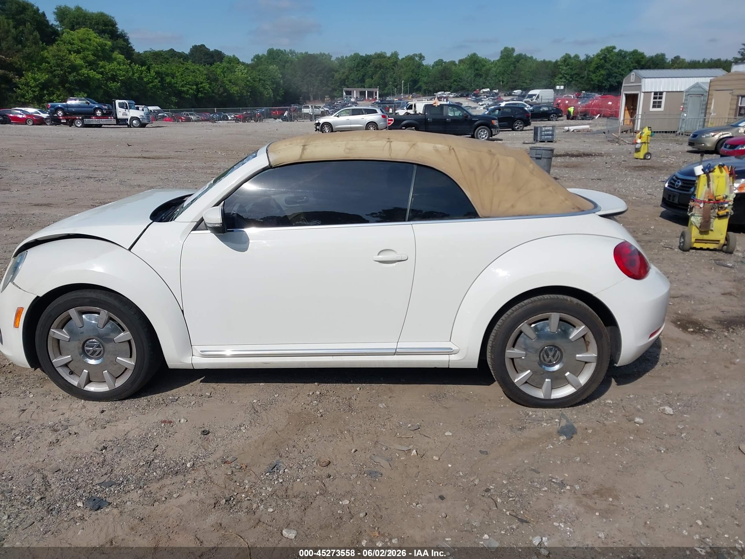 2014 Volkswagen Beetle 2.5l Белый vin: 3VW5P7AT8EM801036