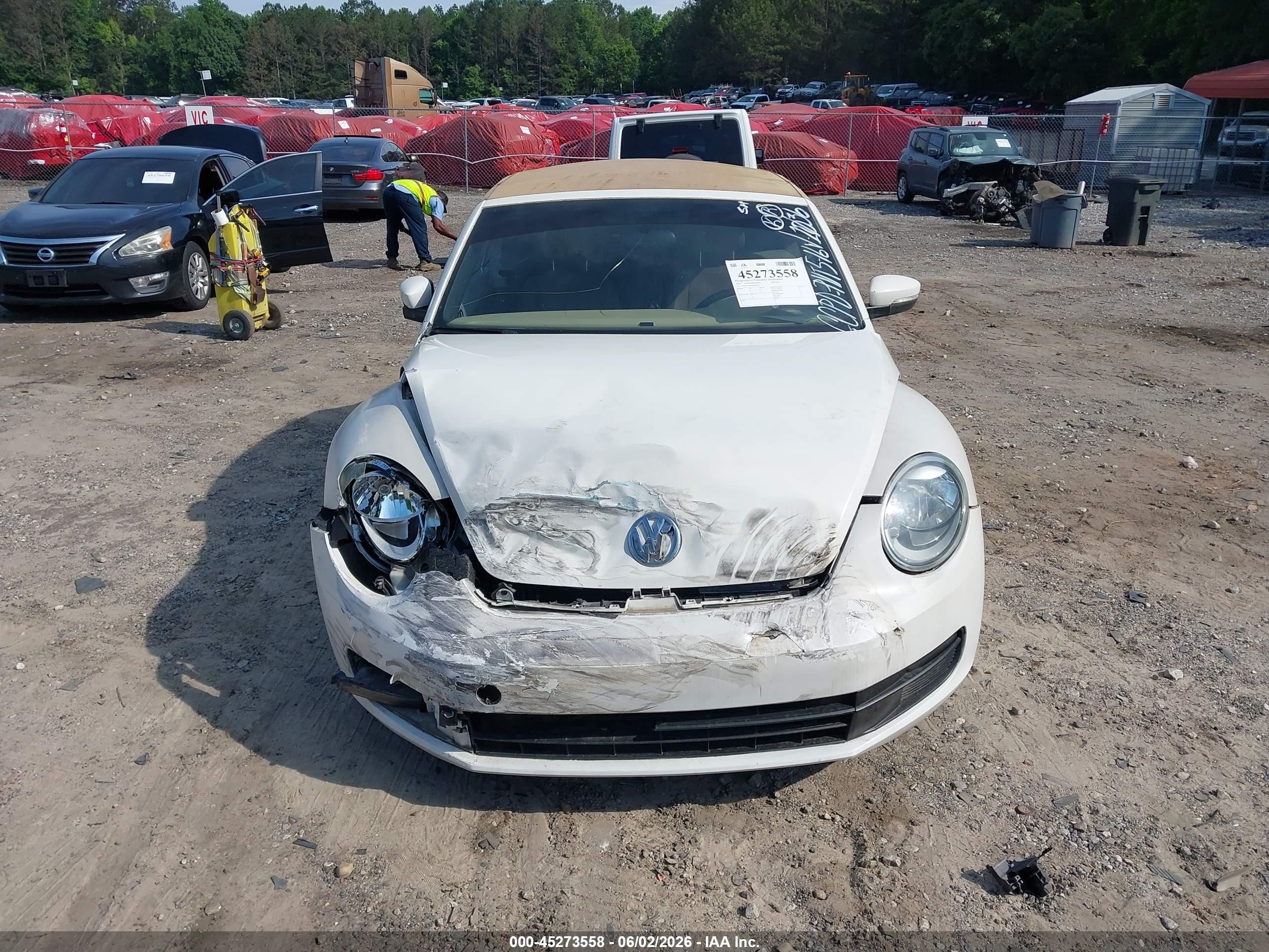 2014 Volkswagen Beetle 2.5l Белый vin: 3VW5P7AT8EM801036