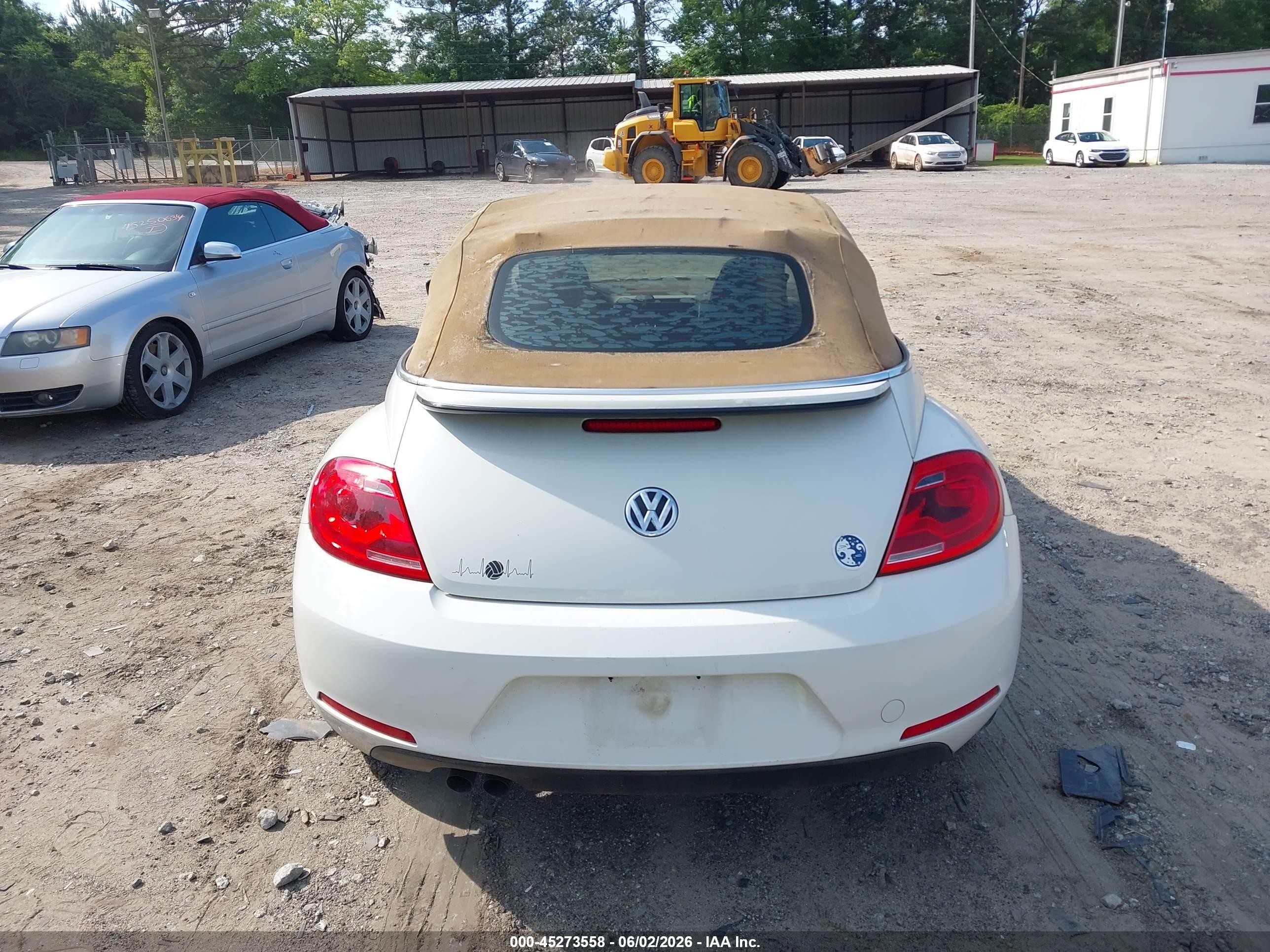 2014 Volkswagen Beetle 2.5l Белый vin: 3VW5P7AT8EM801036