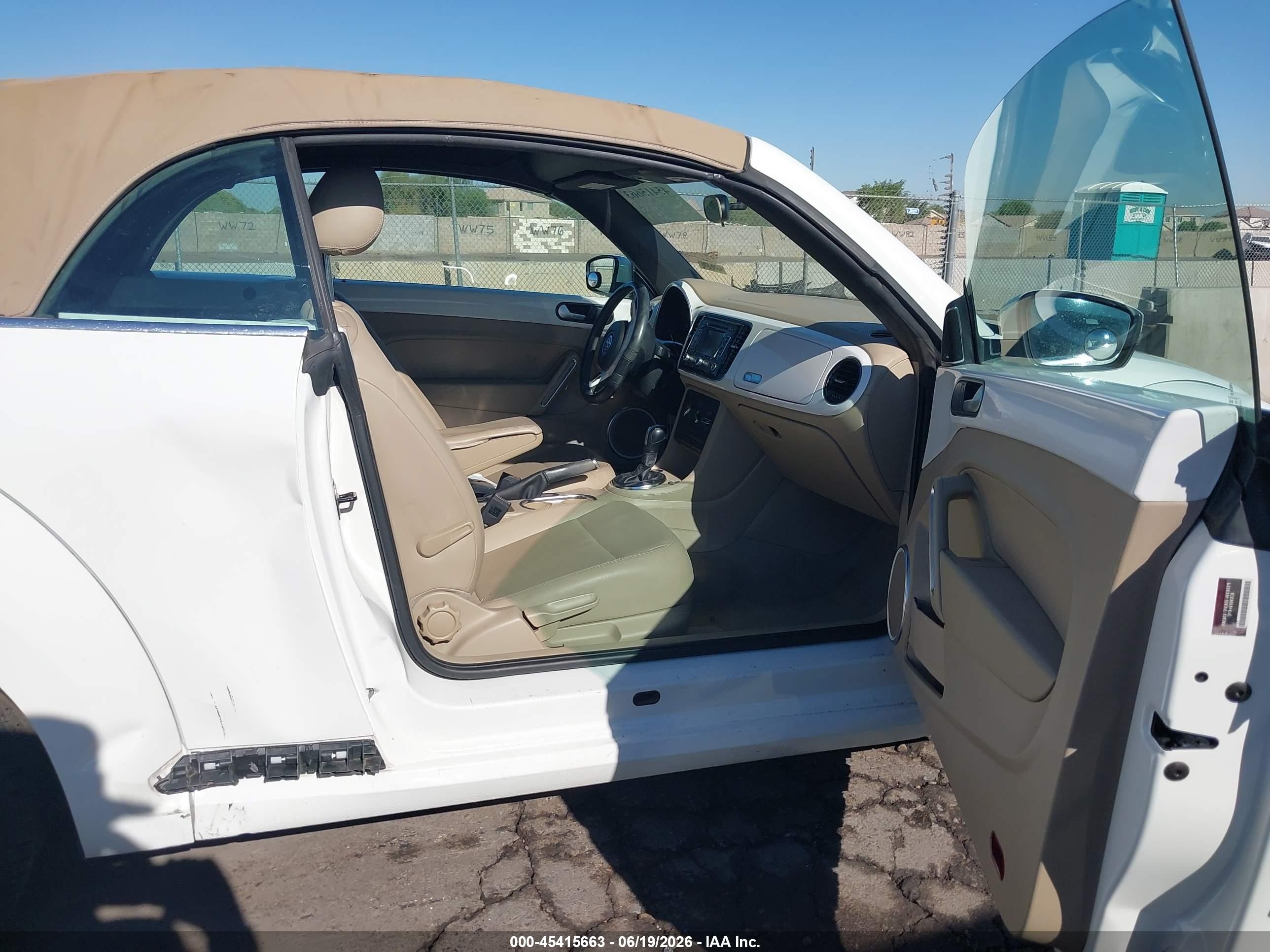 2013 Volkswagen Beetle 2.5l White vin: 3VW5P7AT9DM824887