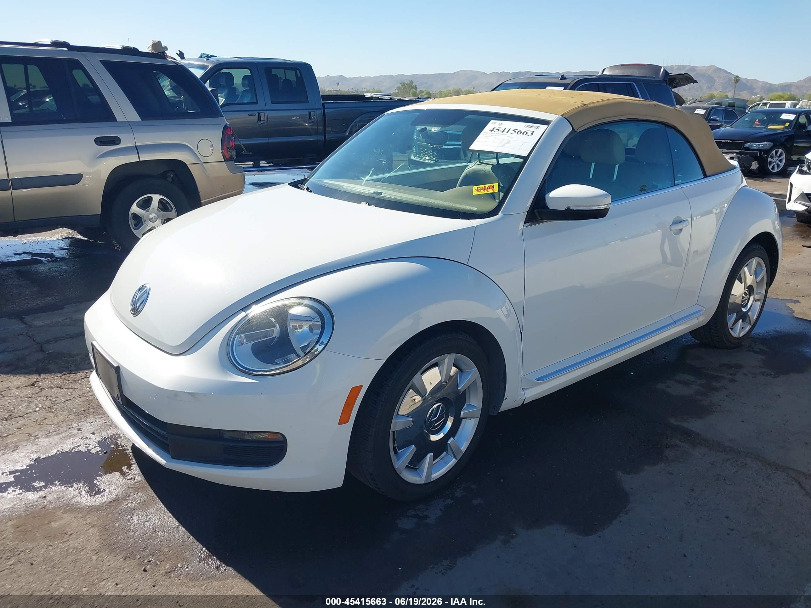 2013 Volkswagen Beetle 2.5l White vin: 3VW5P7AT9DM824887