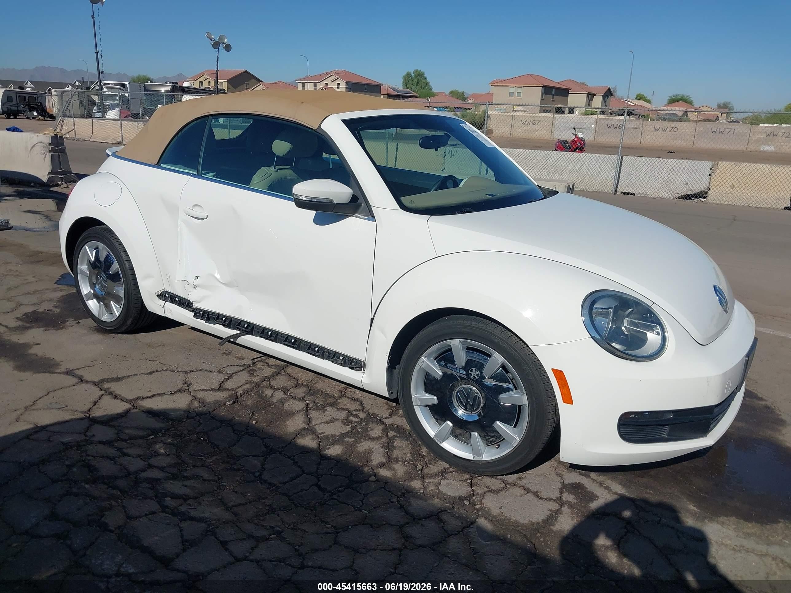 2013 Volkswagen Beetle 2.5l White vin: 3VW5P7AT9DM824887