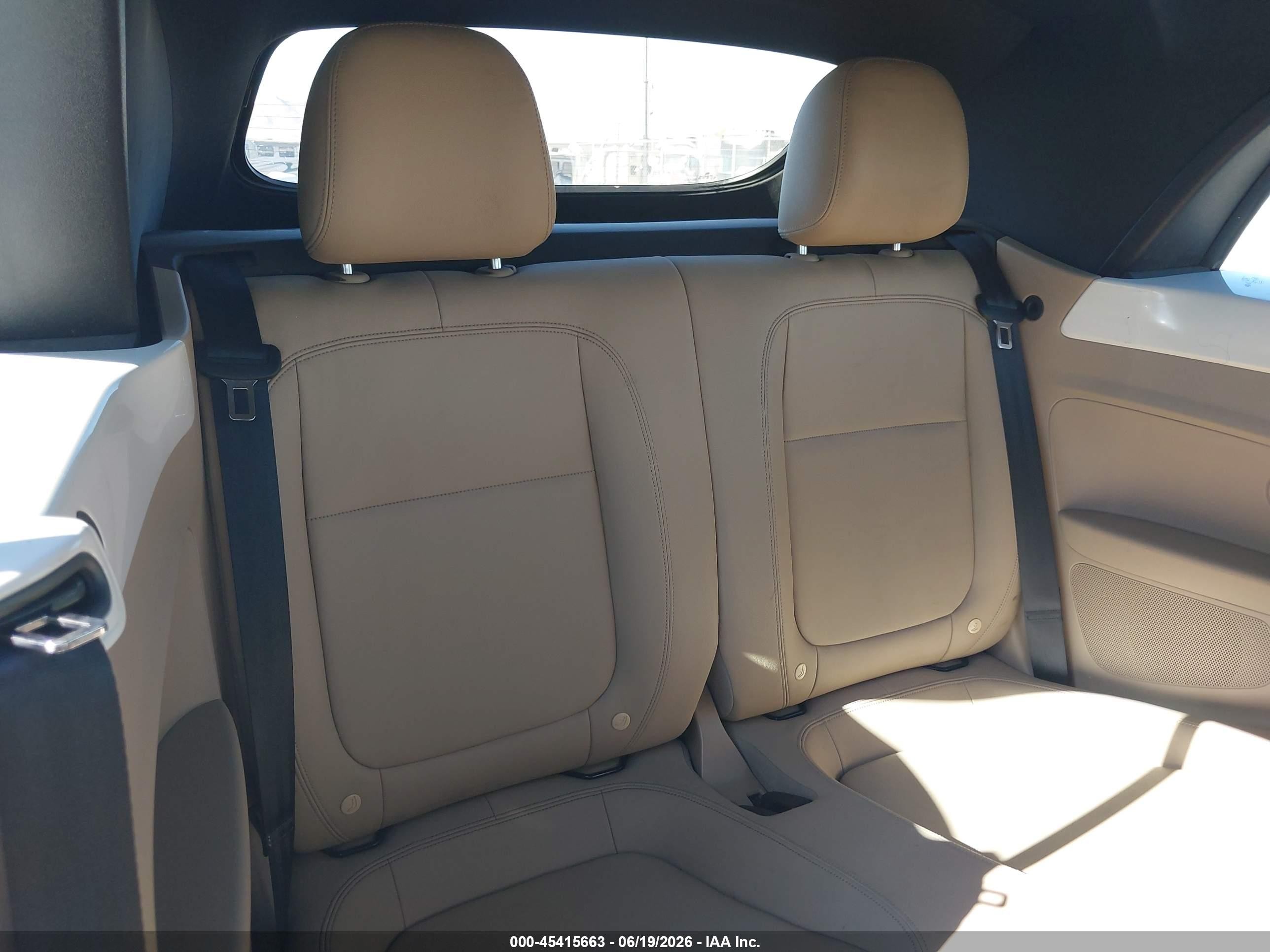 2013 Volkswagen Beetle 2.5l White vin: 3VW5P7AT9DM824887