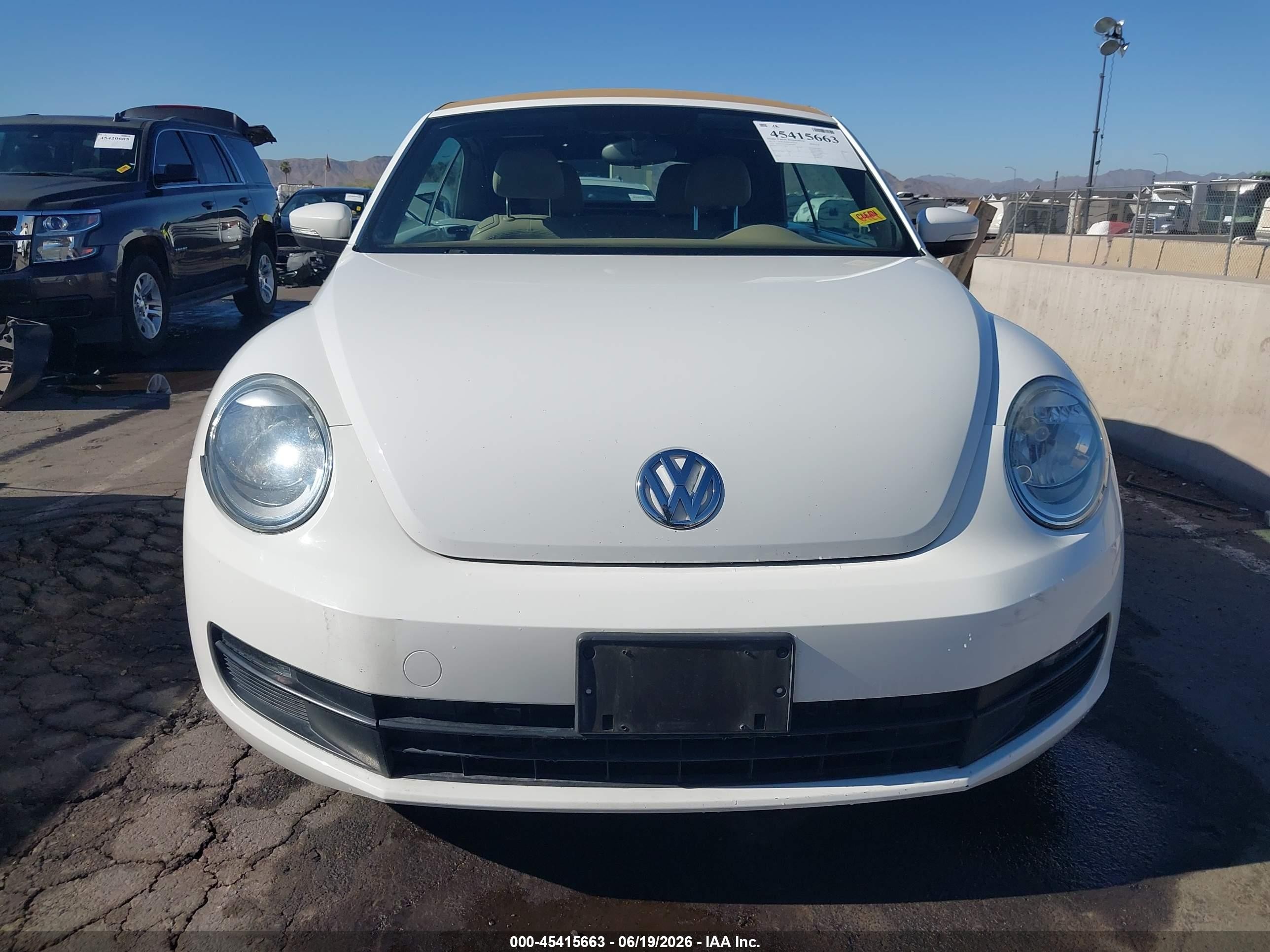 2013 Volkswagen Beetle 2.5l White vin: 3VW5P7AT9DM824887