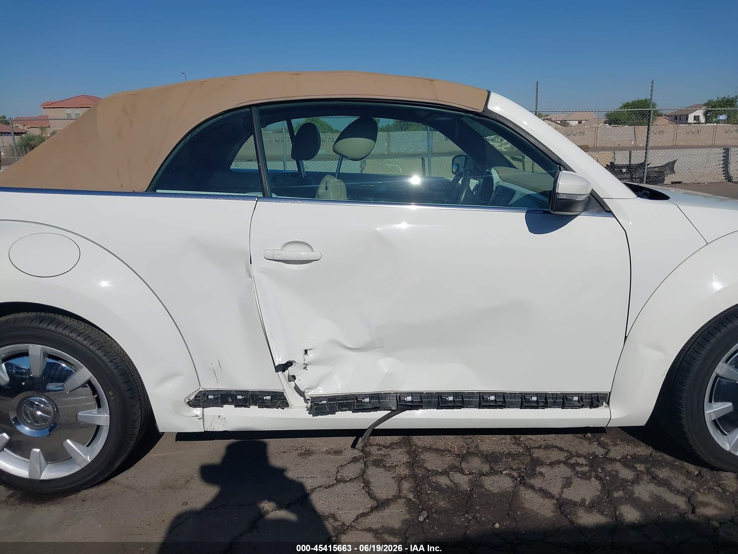 2013 Volkswagen Beetle 2.5l White vin: 3VW5P7AT9DM824887