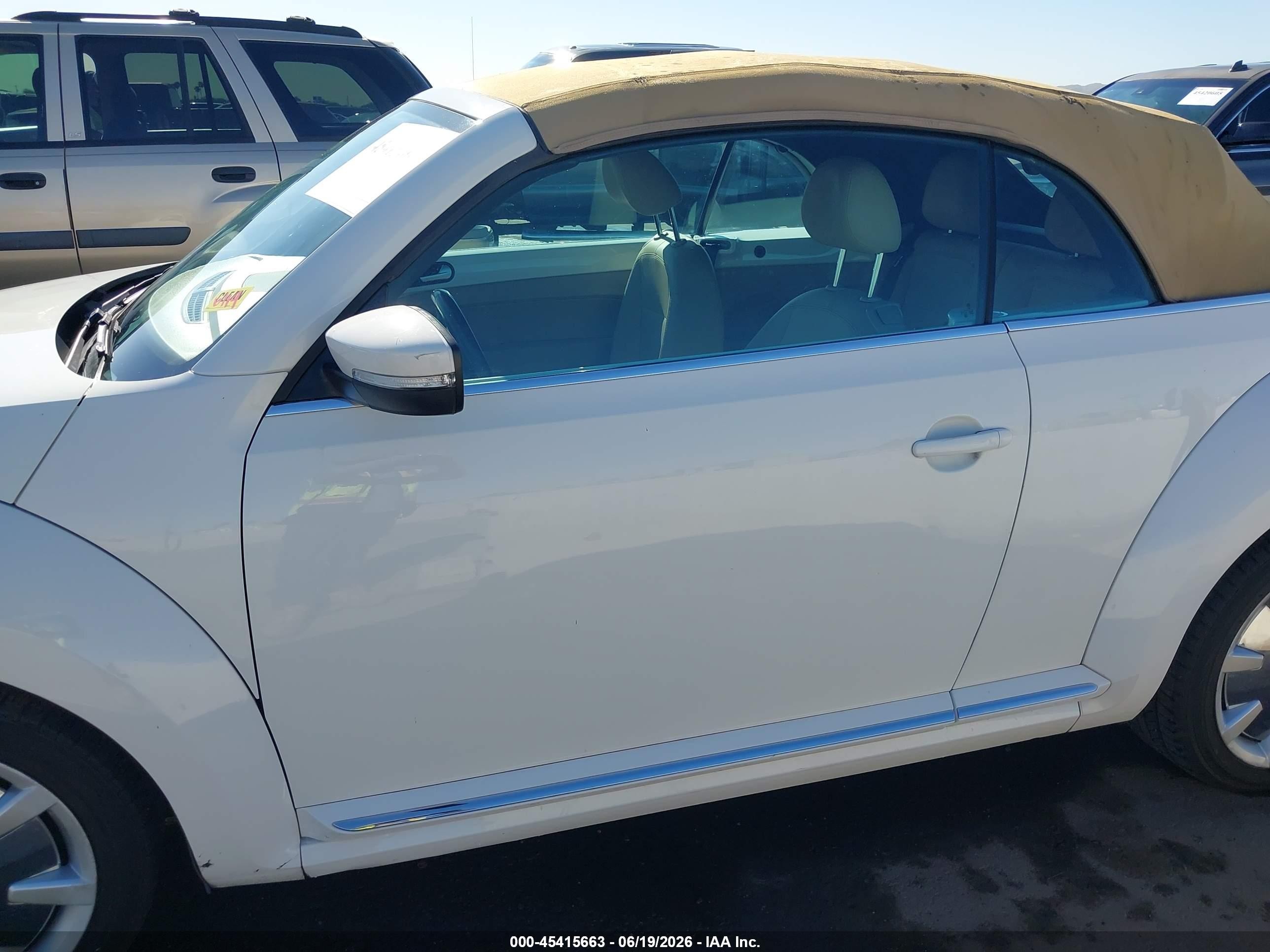 2013 Volkswagen Beetle 2.5l White vin: 3VW5P7AT9DM824887
